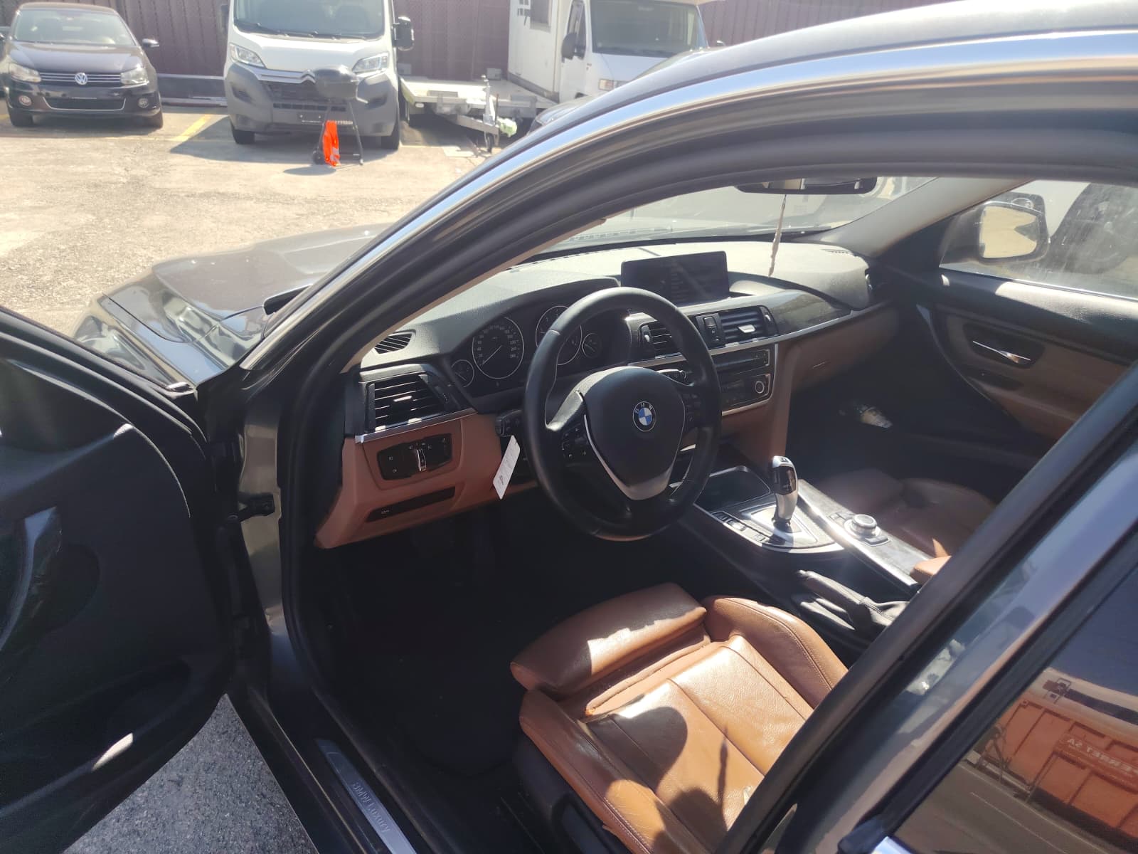 BMW 320d xDrive Touring Luxury Line Steptronic-image-27