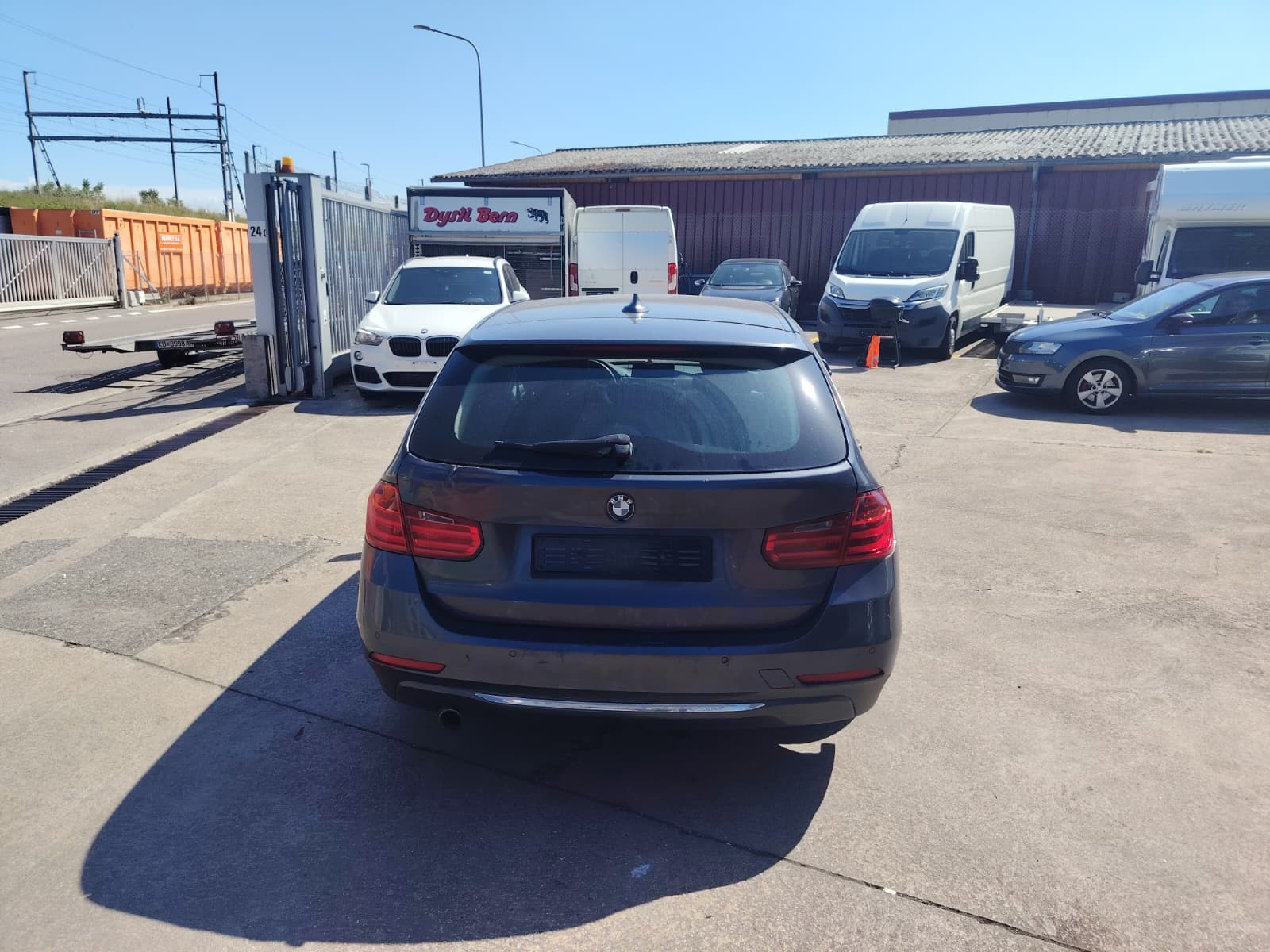 BMW 320d xDrive Touring Luxury Line Steptronic-image-8