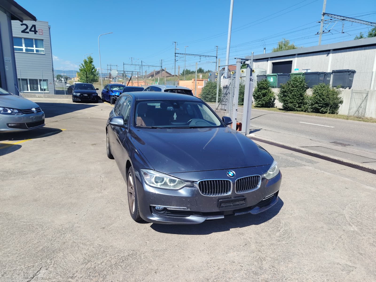BMW 320d xDrive Touring Luxury Line Steptronic-image-10