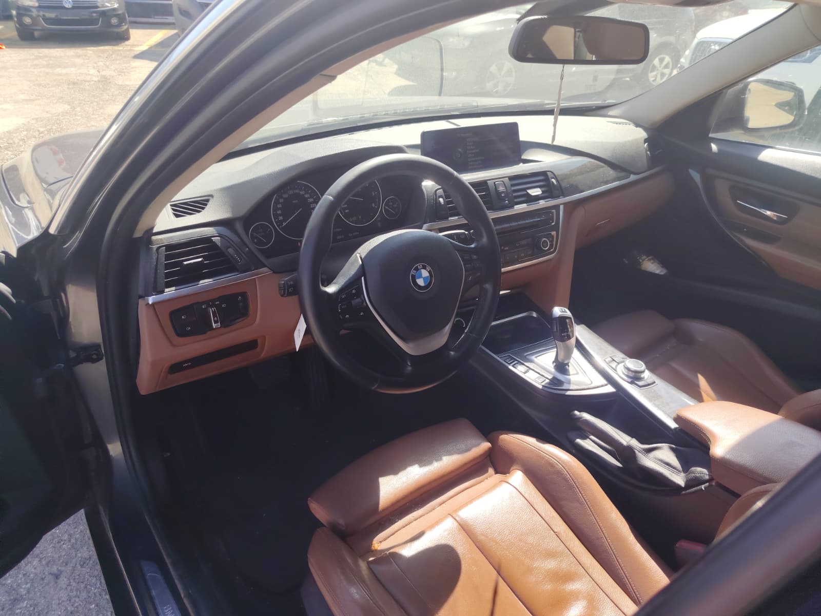 BMW 320d xDrive Touring Luxury Line Steptronic-image-26