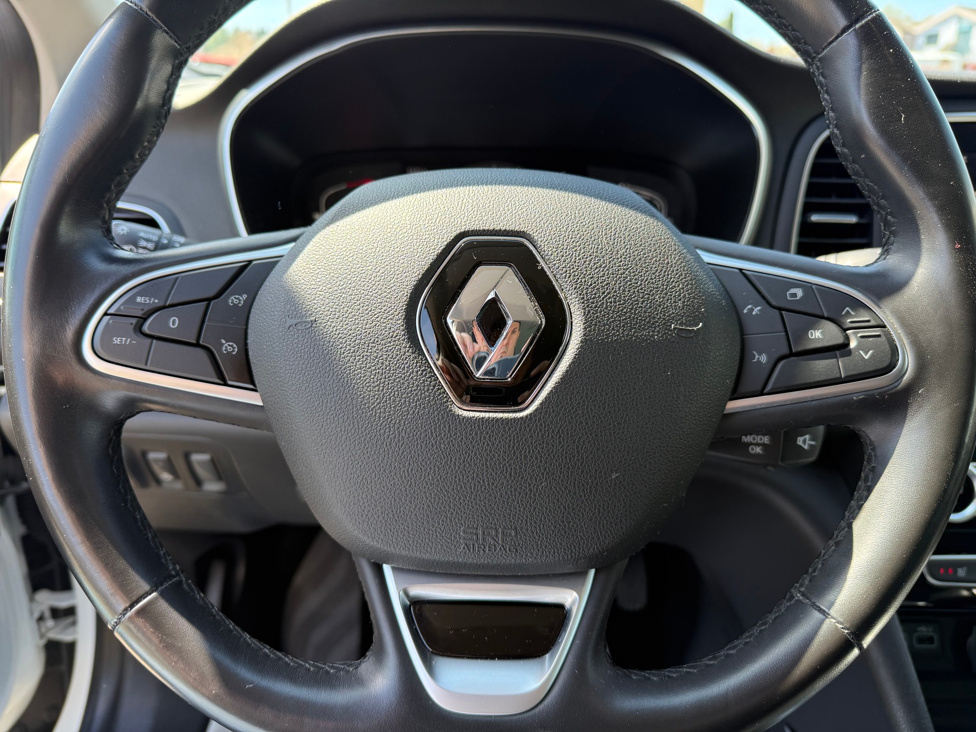 RENAULT Mégane Grandtour 1.3 16V Turbo Techno EDC-image-15