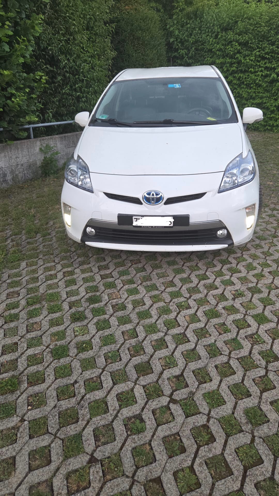 TOYOTA 1.8 VVTi HSD Plug-In Sol-image-0