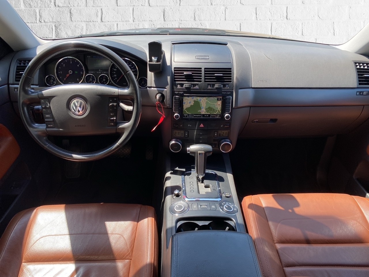 VW Touareg 3.0 TDI Tiptronic-image-11