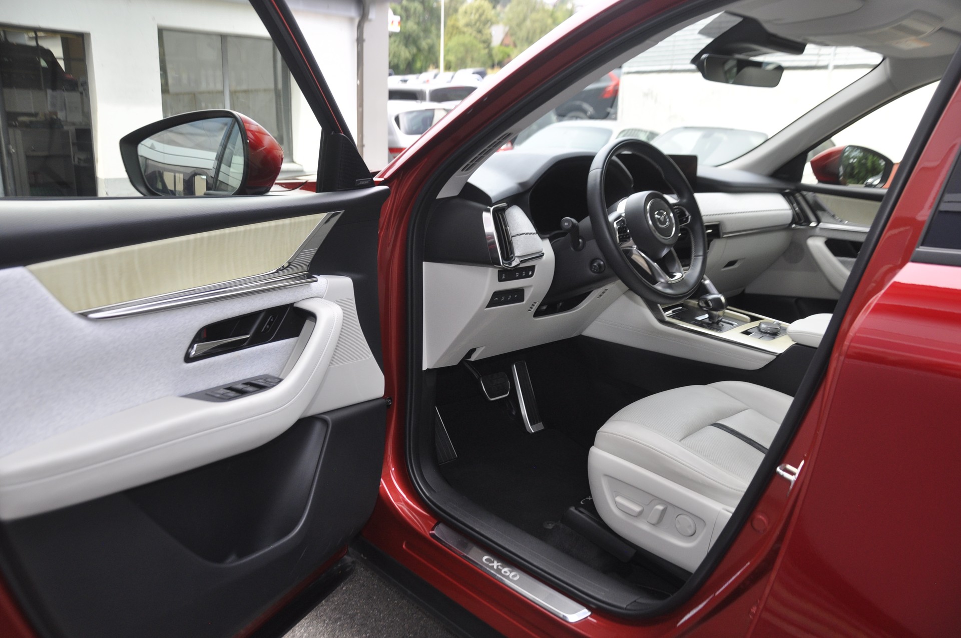 MAZDA CX-60 e-Skyactiv PHEV 327 AWD Takumi-image-3
