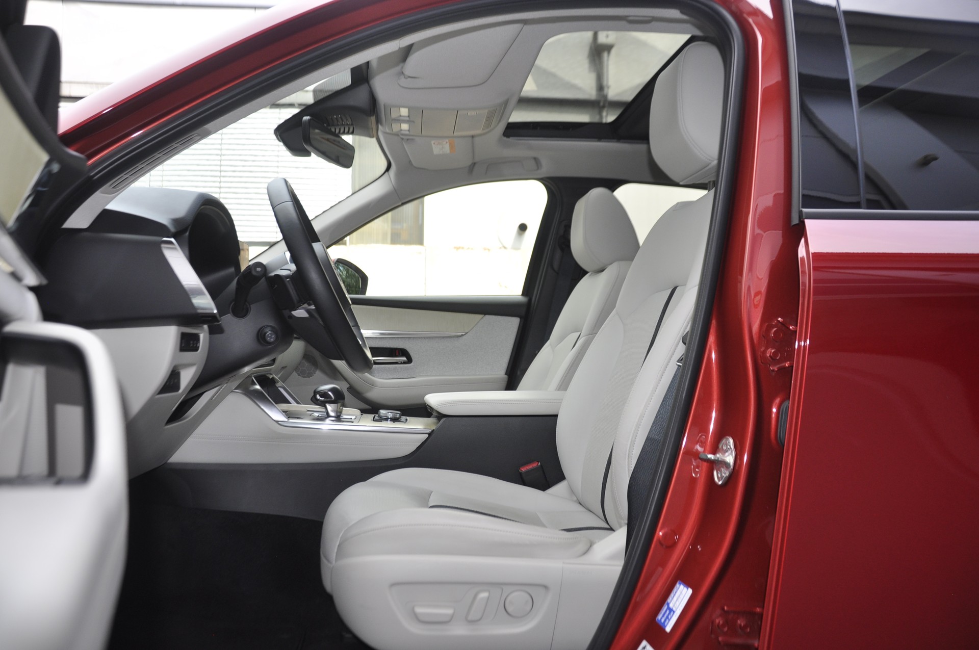 MAZDA CX-60 e-Skyactiv PHEV 327 AWD Takumi-image-4