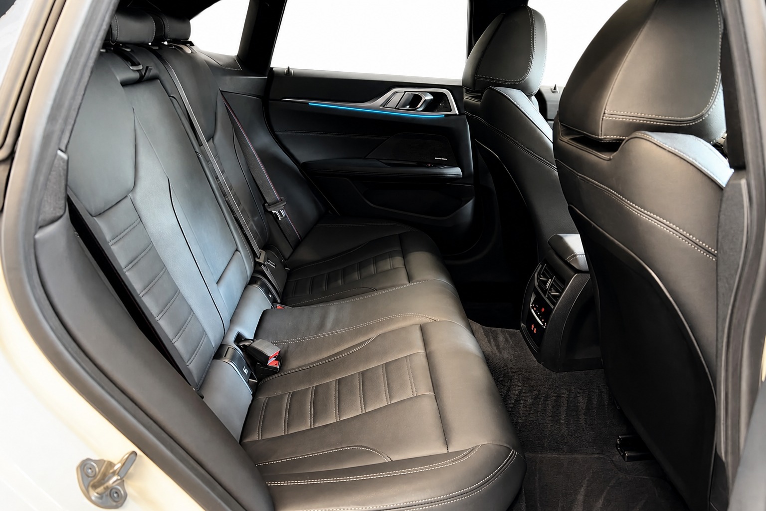 BMW M440i xDrive 48V Gran Coupé M Sport PRO LCI Steptronic-image-23