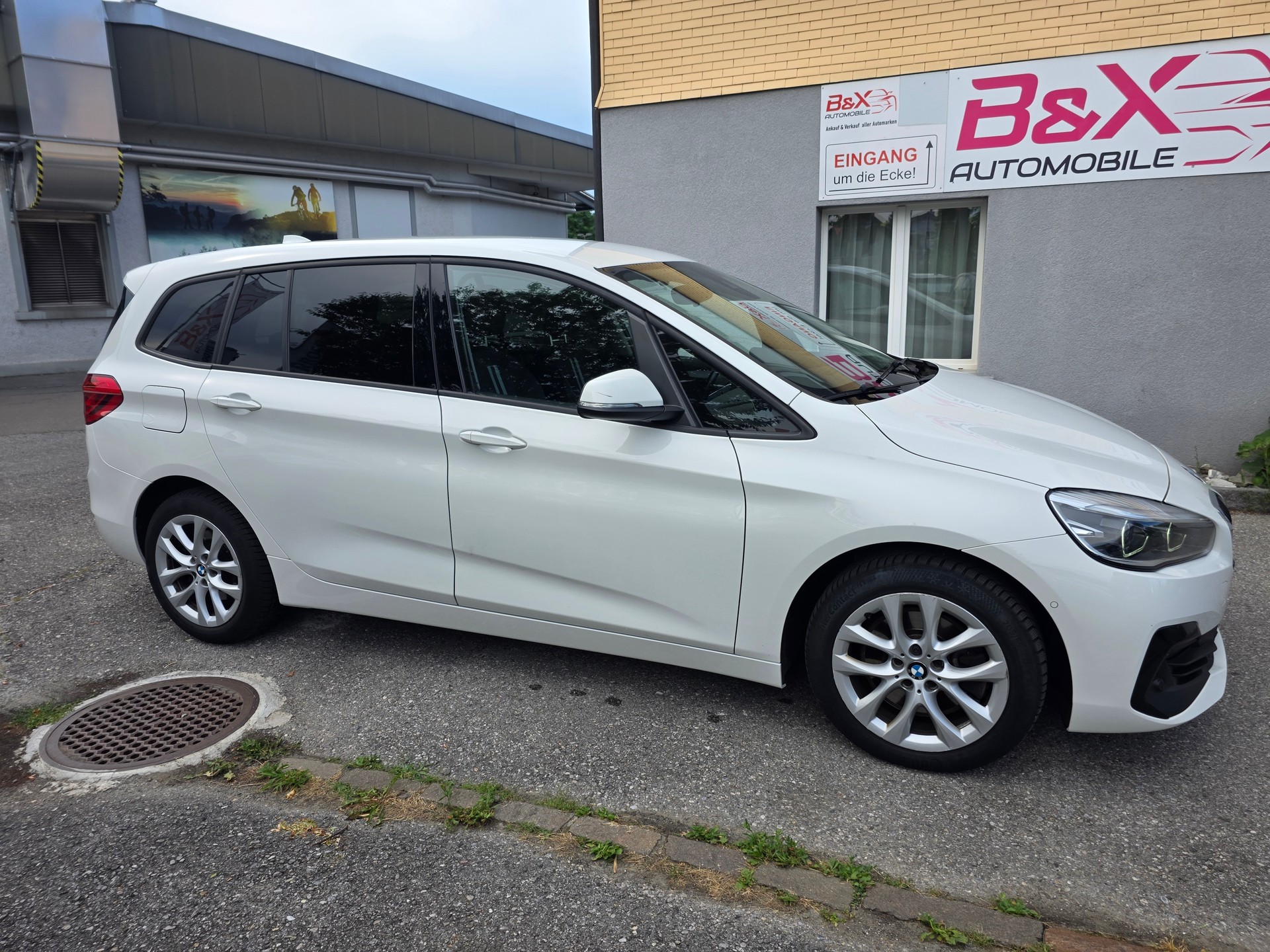 BMW 220d xDrive Gran Tourer Steptronic-image-3