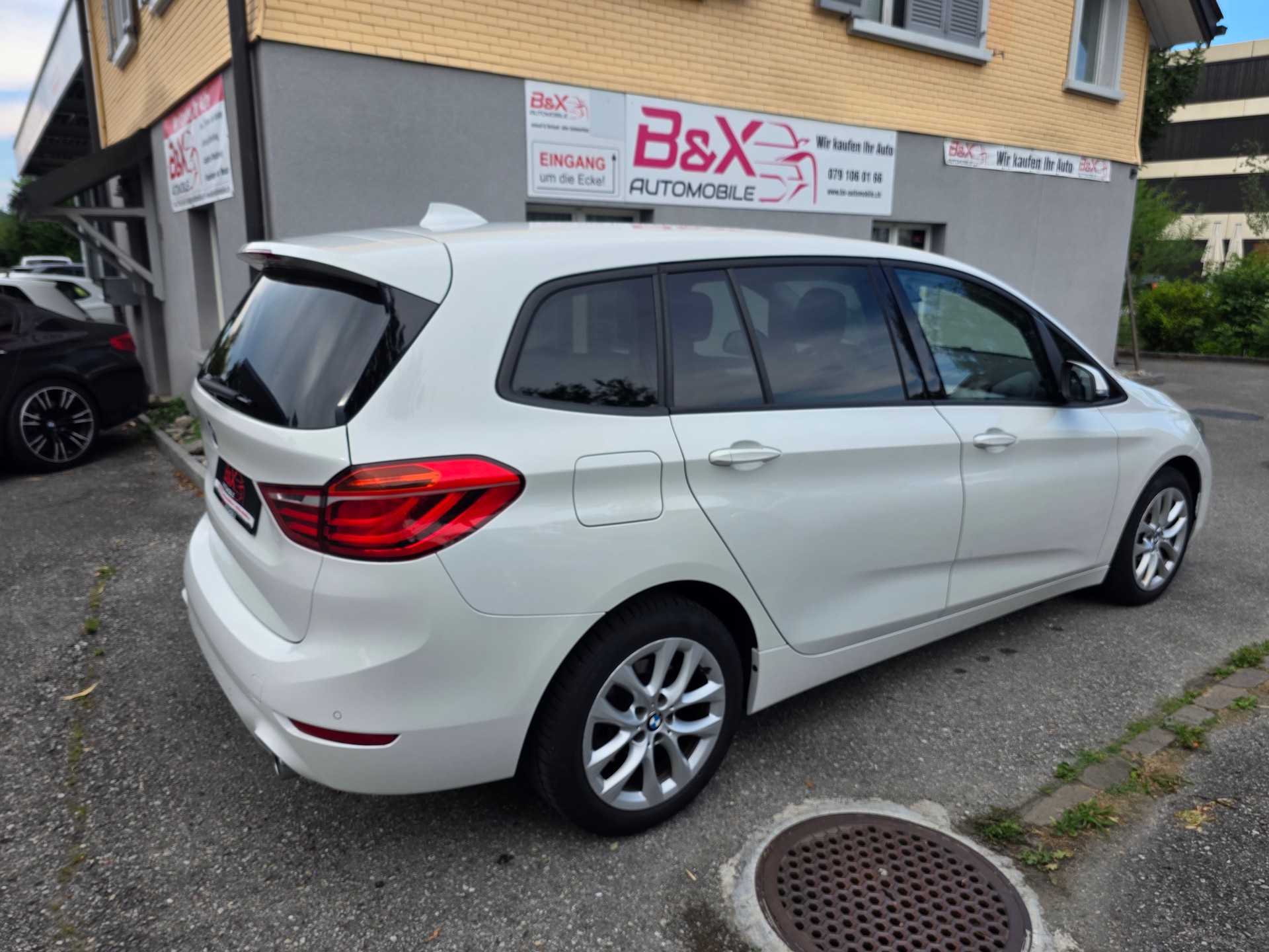 BMW 220d xDrive Gran Tourer Steptronic-image-4