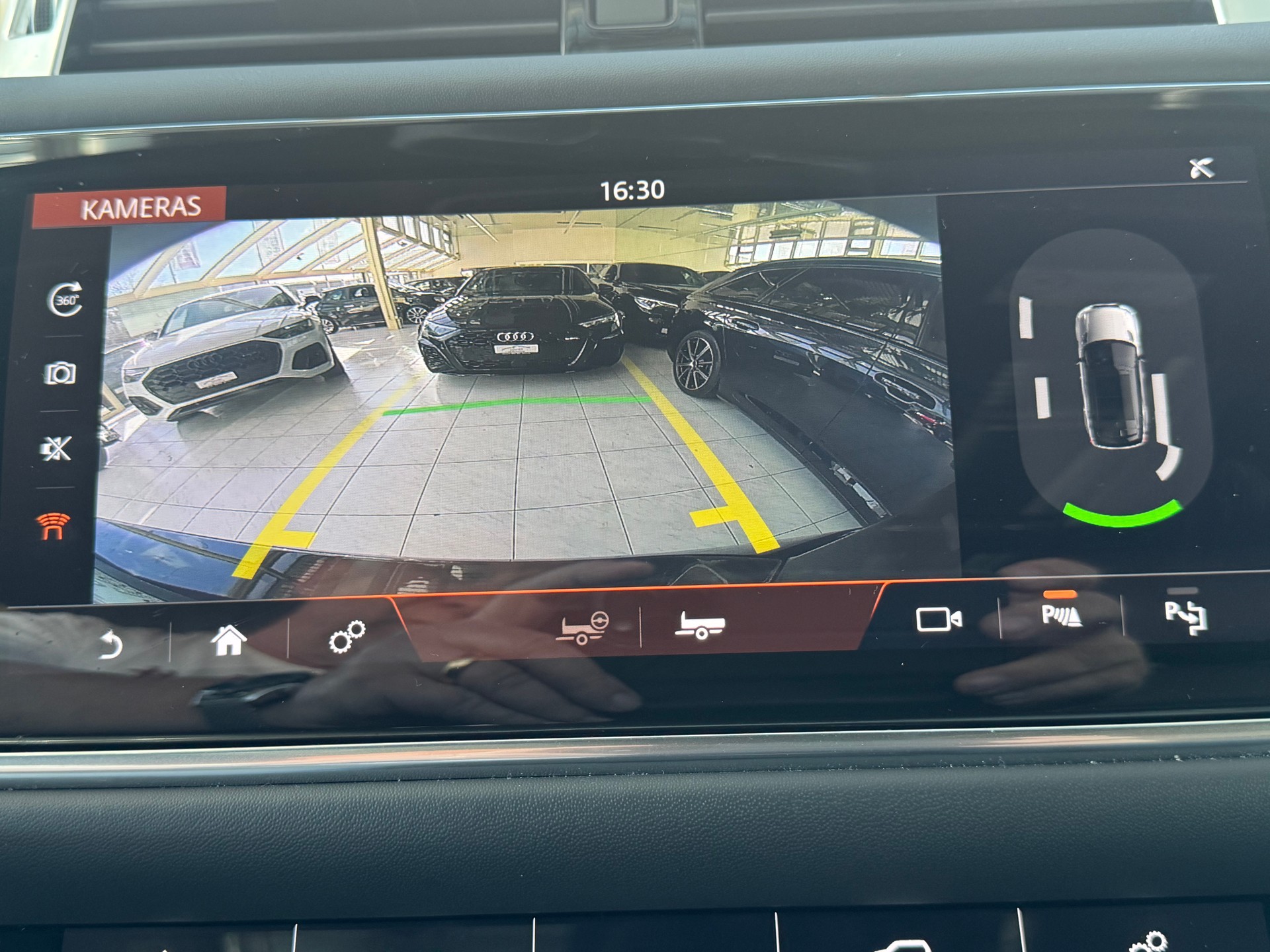 LAND ROVER Range Rover Sport P400 3.0 I6 MHEV HSE Dynamic*Standheizung*Luftfahrwerk*Panoramadach*AHK*-image-13