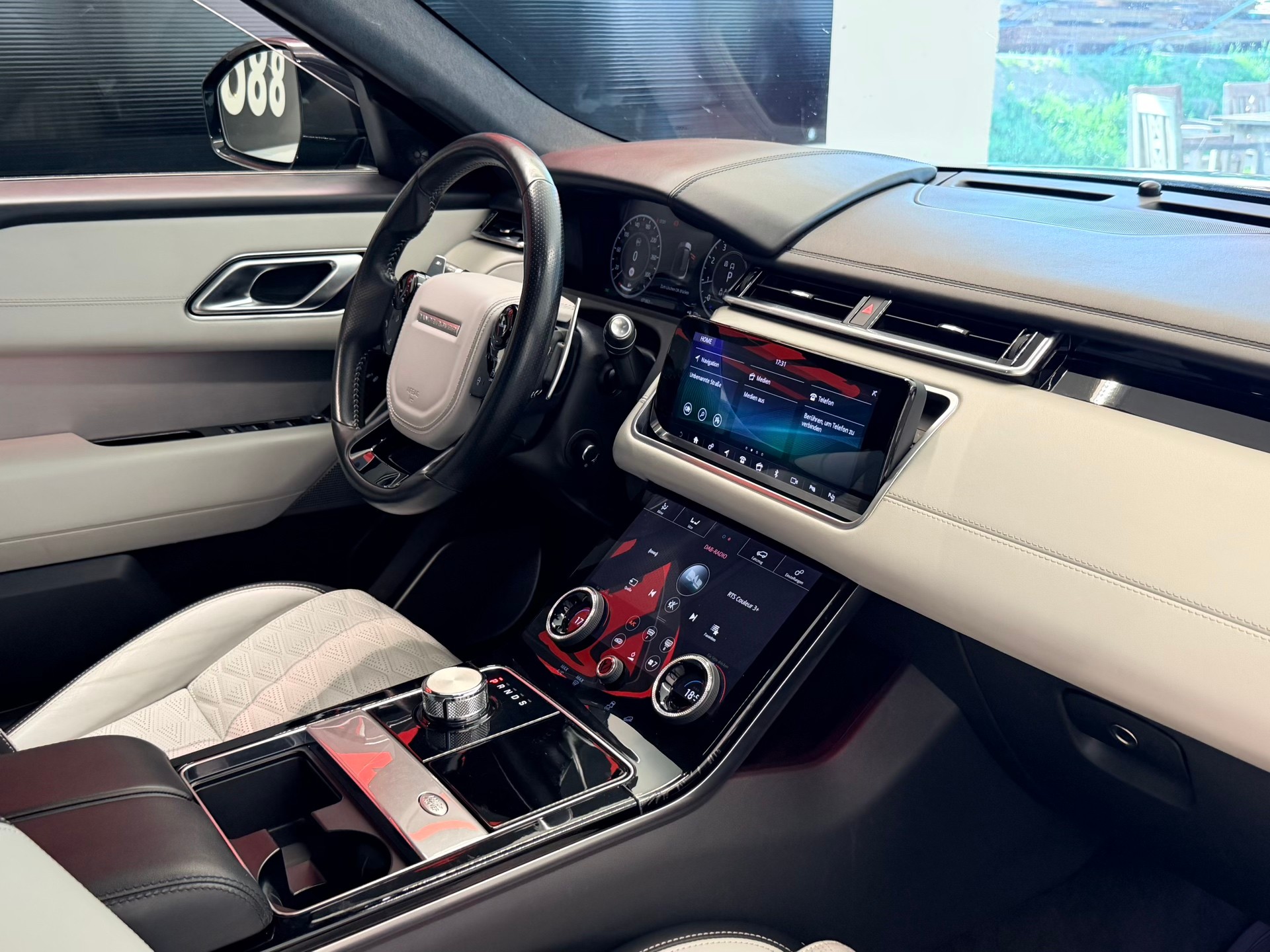 LAND ROVER Range Rover Velar SV Autobiography Dyn. Edition A.-image-23