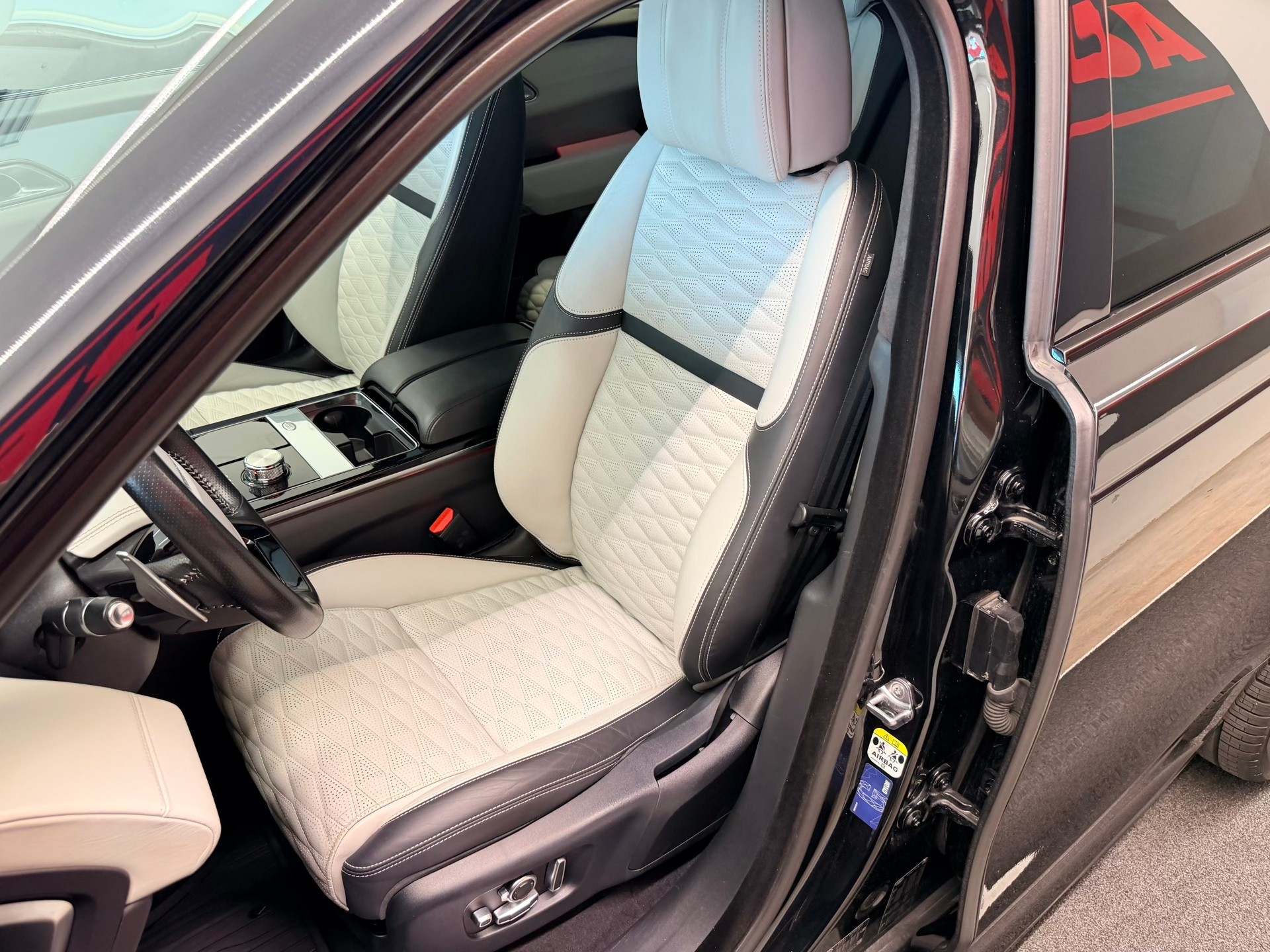 LAND ROVER Range Rover Velar SV Autobiography Dyn. Edition A.-image-16