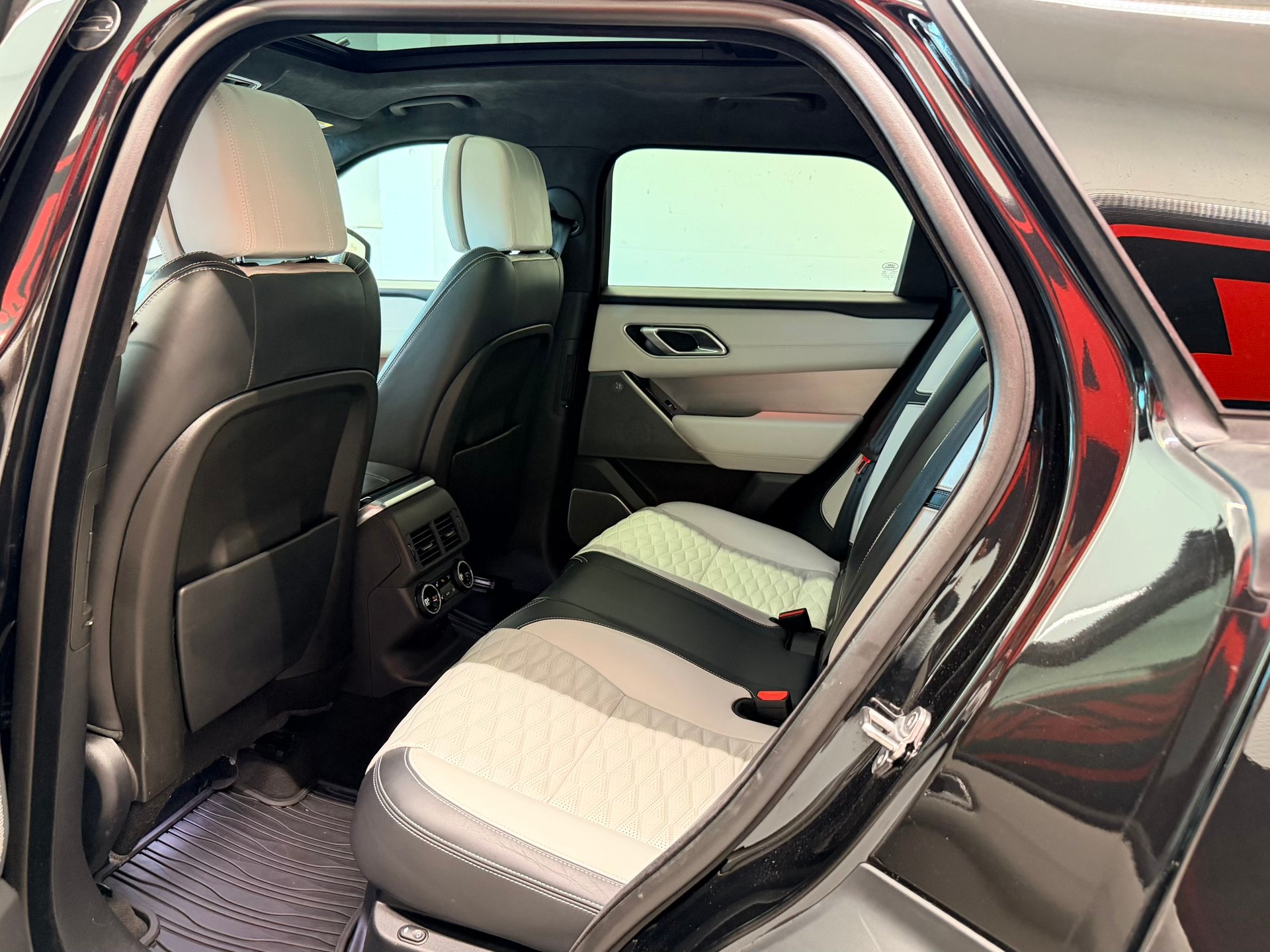 LAND ROVER Range Rover Velar SV Autobiography Dyn. Edition A.-image-17