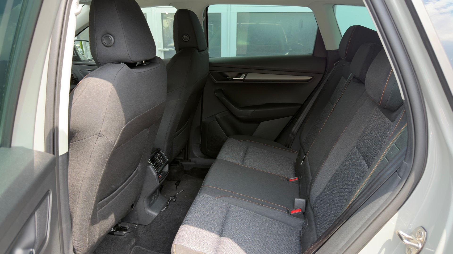 SKODA Karoq 2.0 TDI Clever 4x4 DSG-image-10