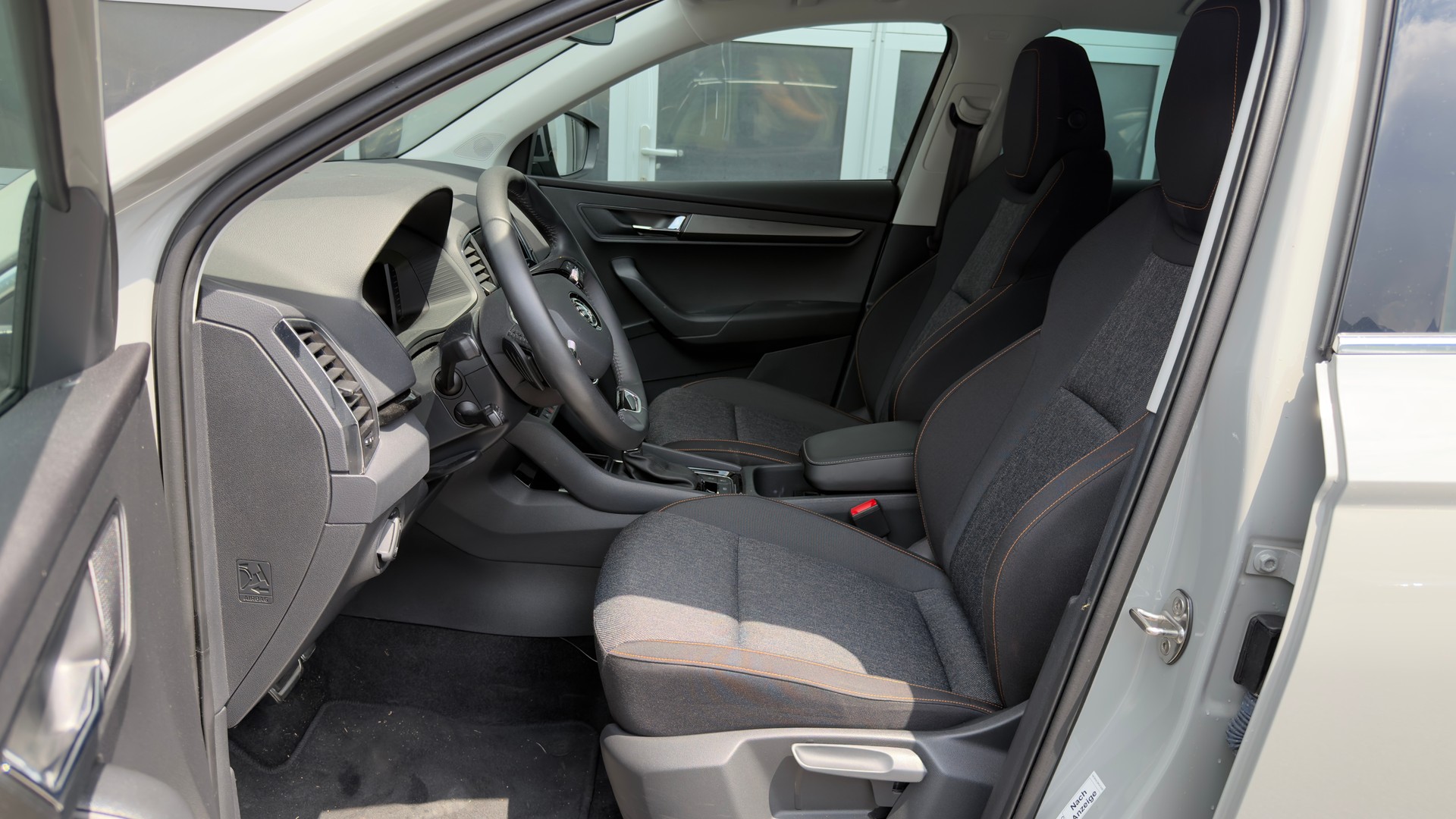 SKODA Karoq 2.0 TDI Clever 4x4 DSG-image-9