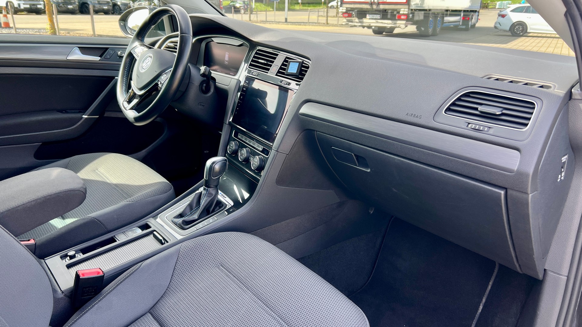 VW e-Golf-image-3