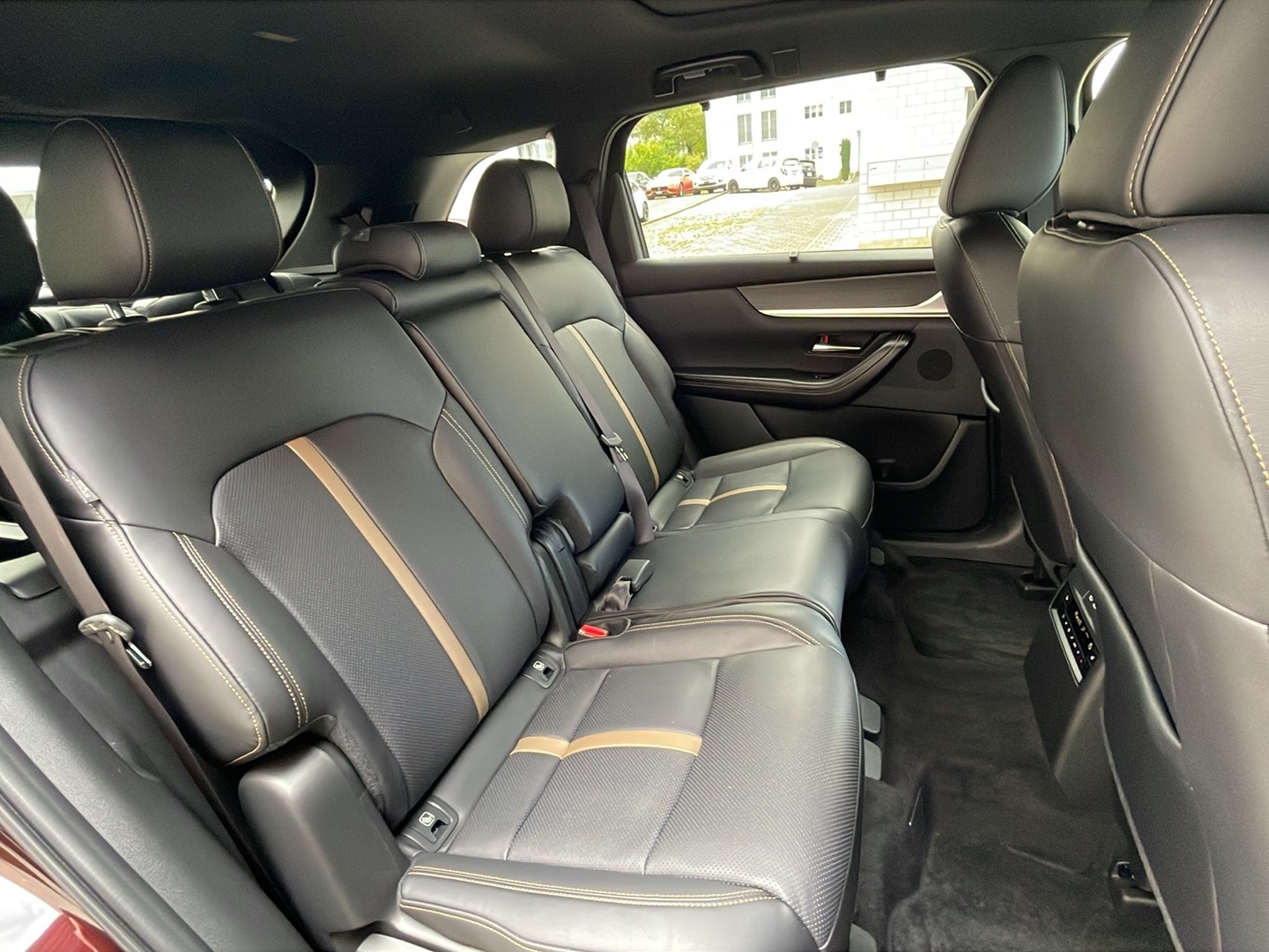MAZDA CX-80 2.5 PHEV Homura Plus-image-12