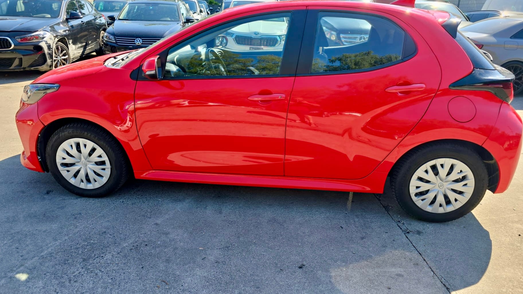 TOYOTA Yaris 1.5 Trend e-CVT-image-5