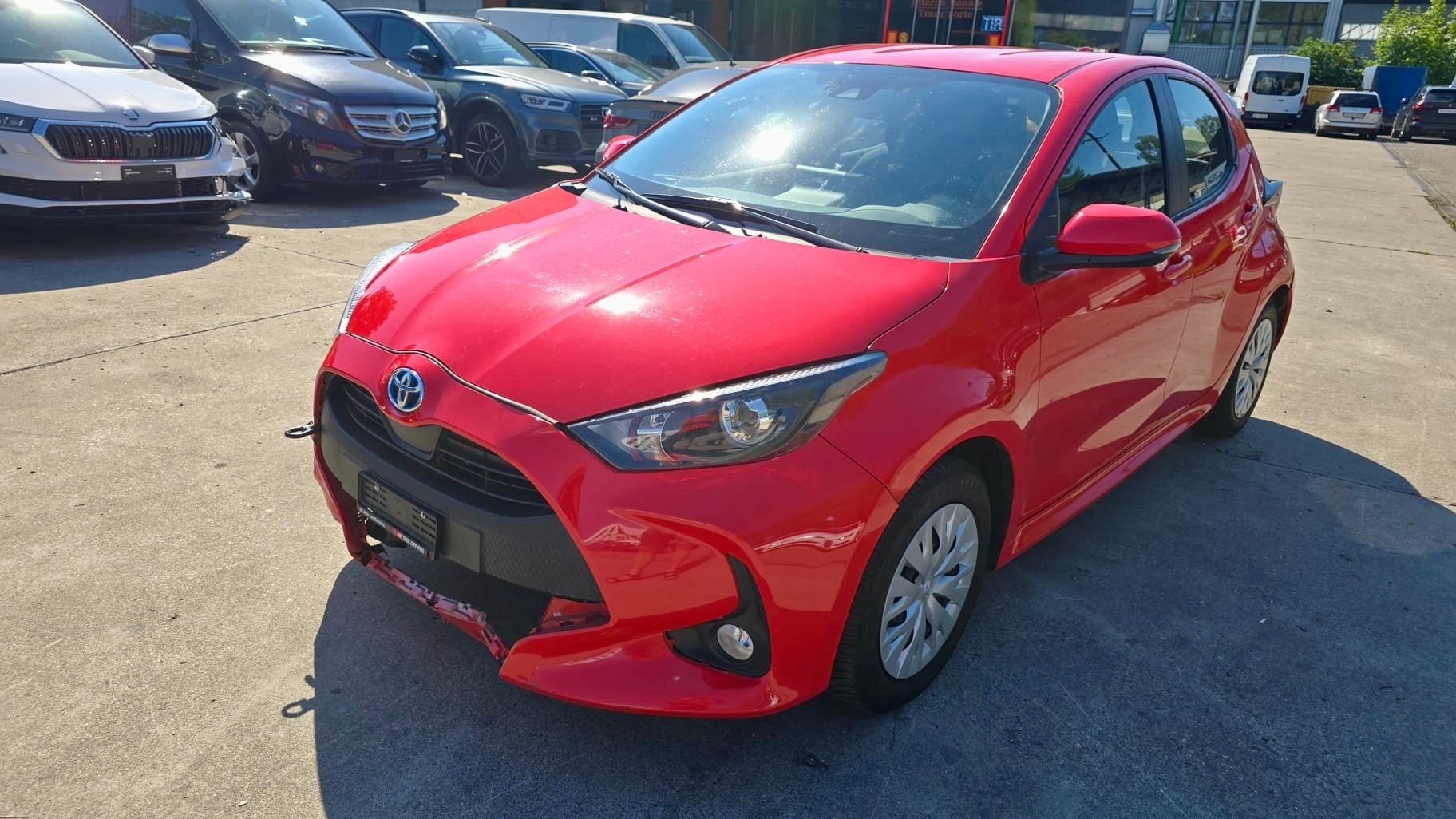 TOYOTA Yaris 1.5 Trend e-CVT-image-0