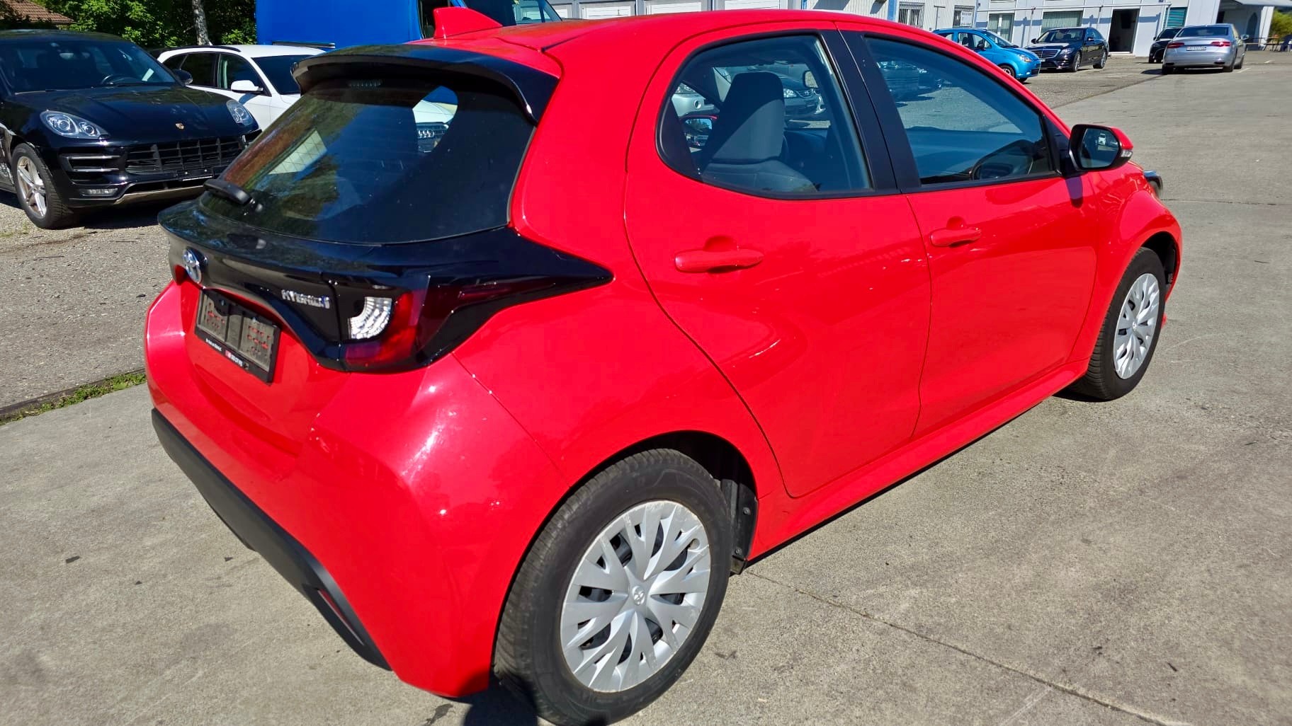 TOYOTA Yaris 1.5 Trend e-CVT-image-3