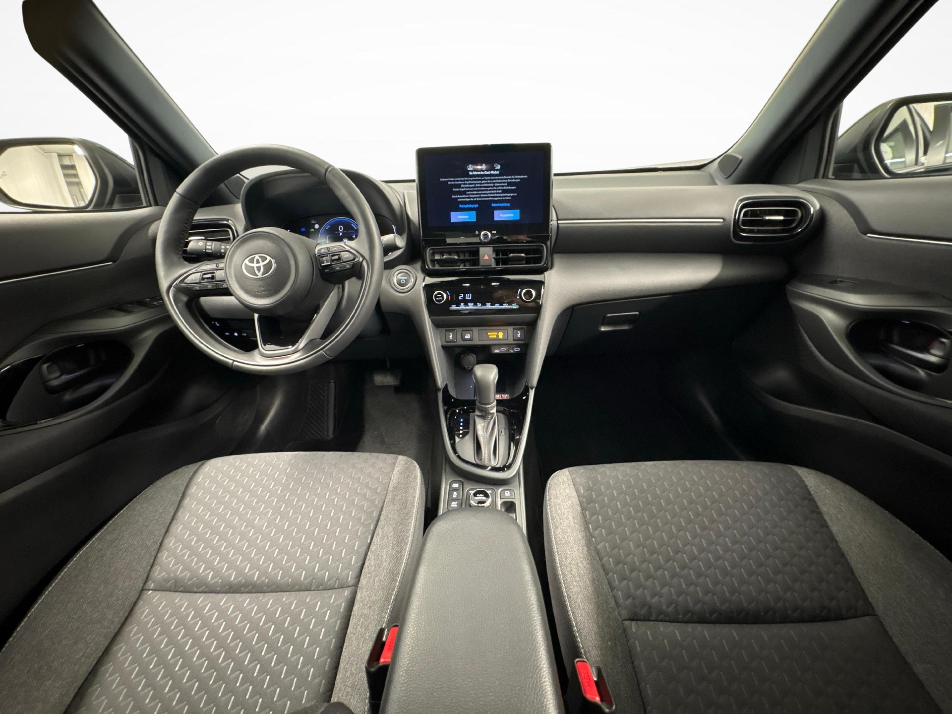 TOYOTA Yaris Cross 1.5 VVT-i HSD Trend AWD-i-image-8