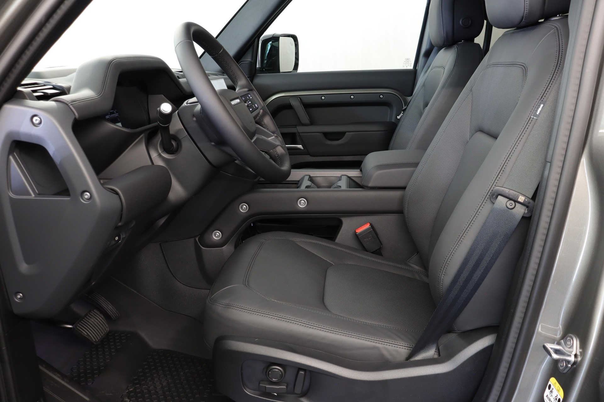 LAND ROVER Defender 110 3.0 D I6 300 X-Dynamic HSE-image-1