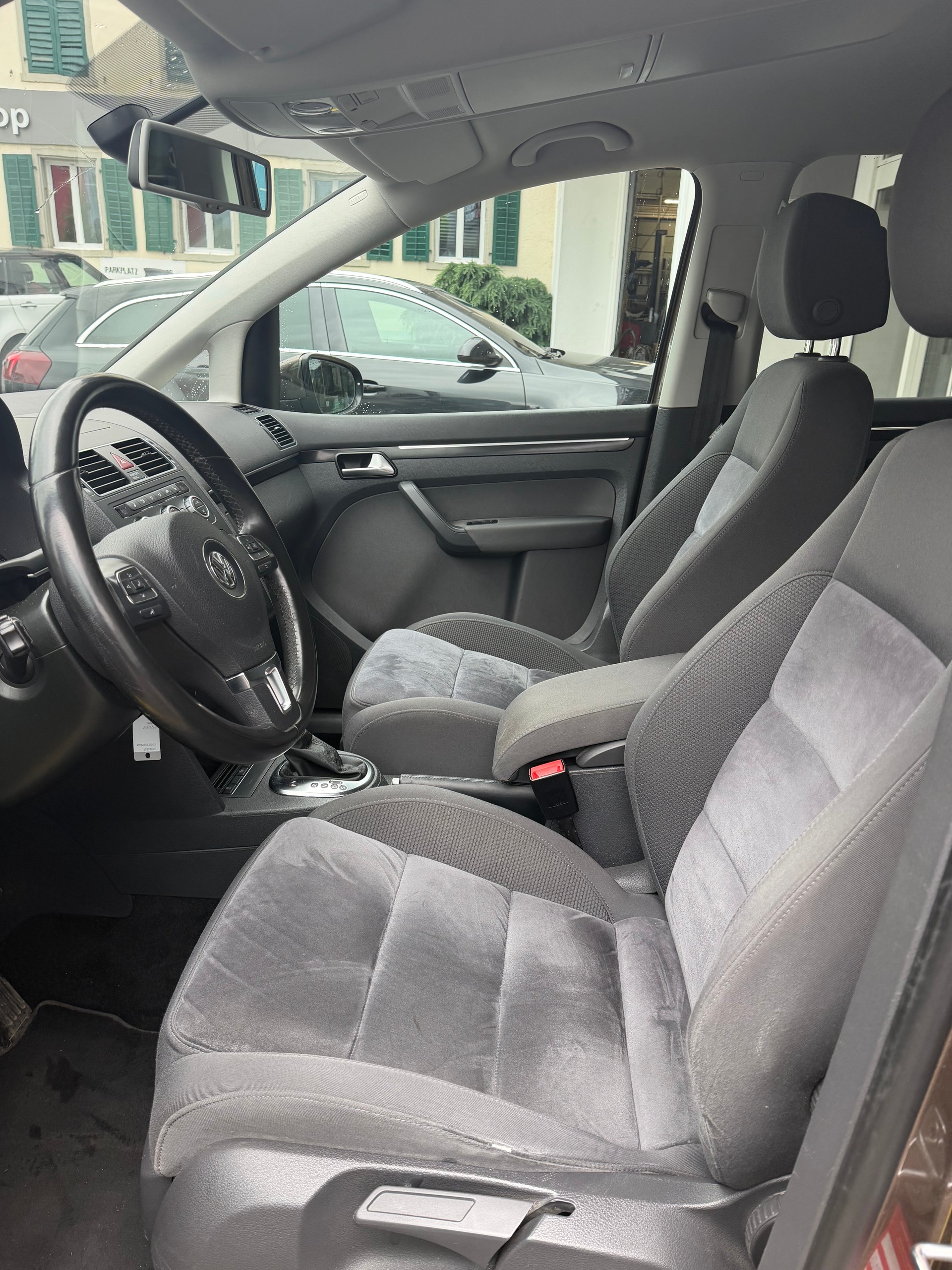 VW Touran 1.4 TSI Highline DSG-image-11
