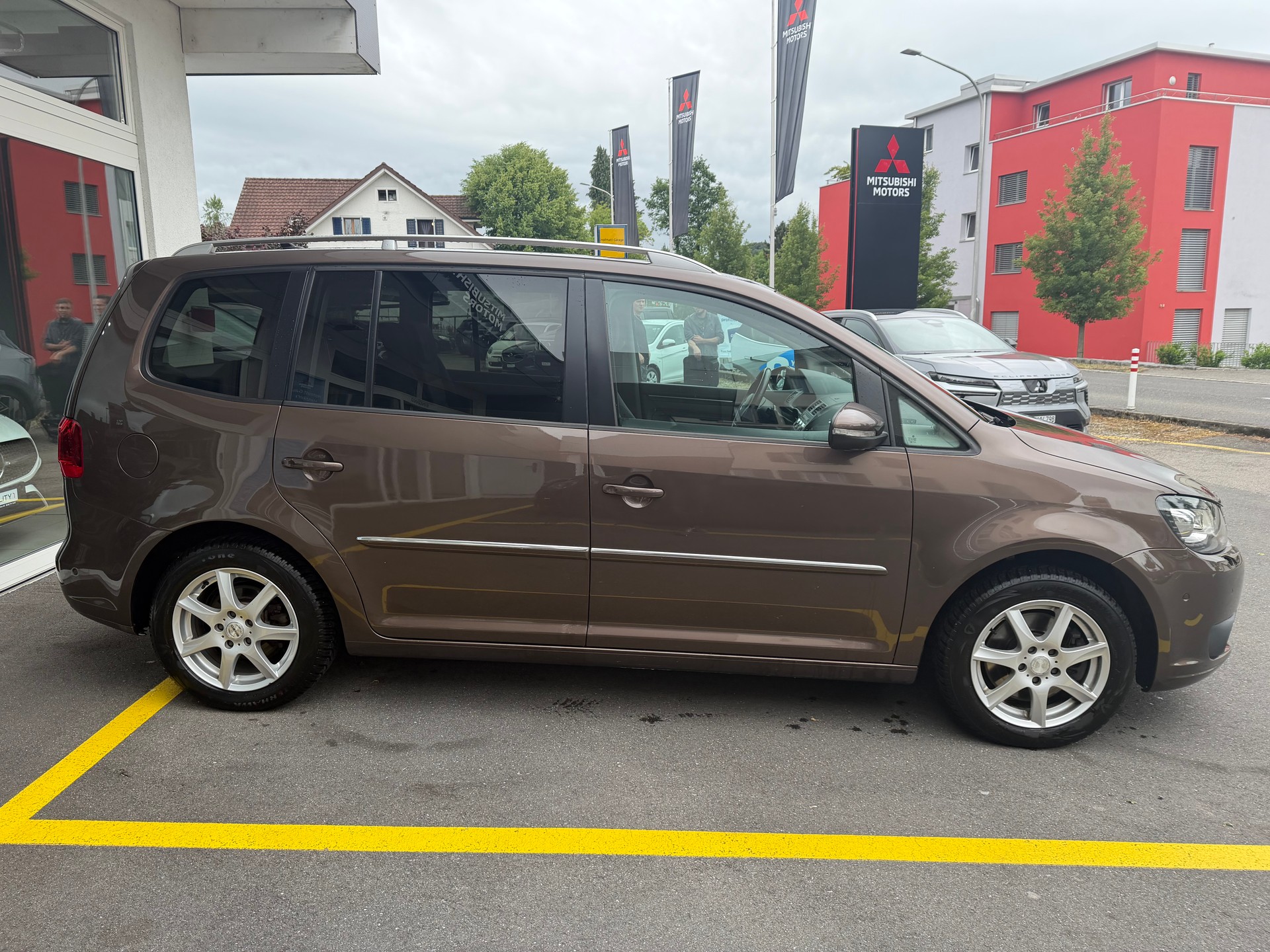 VW Touran 1.4 TSI Highline DSG-image-4