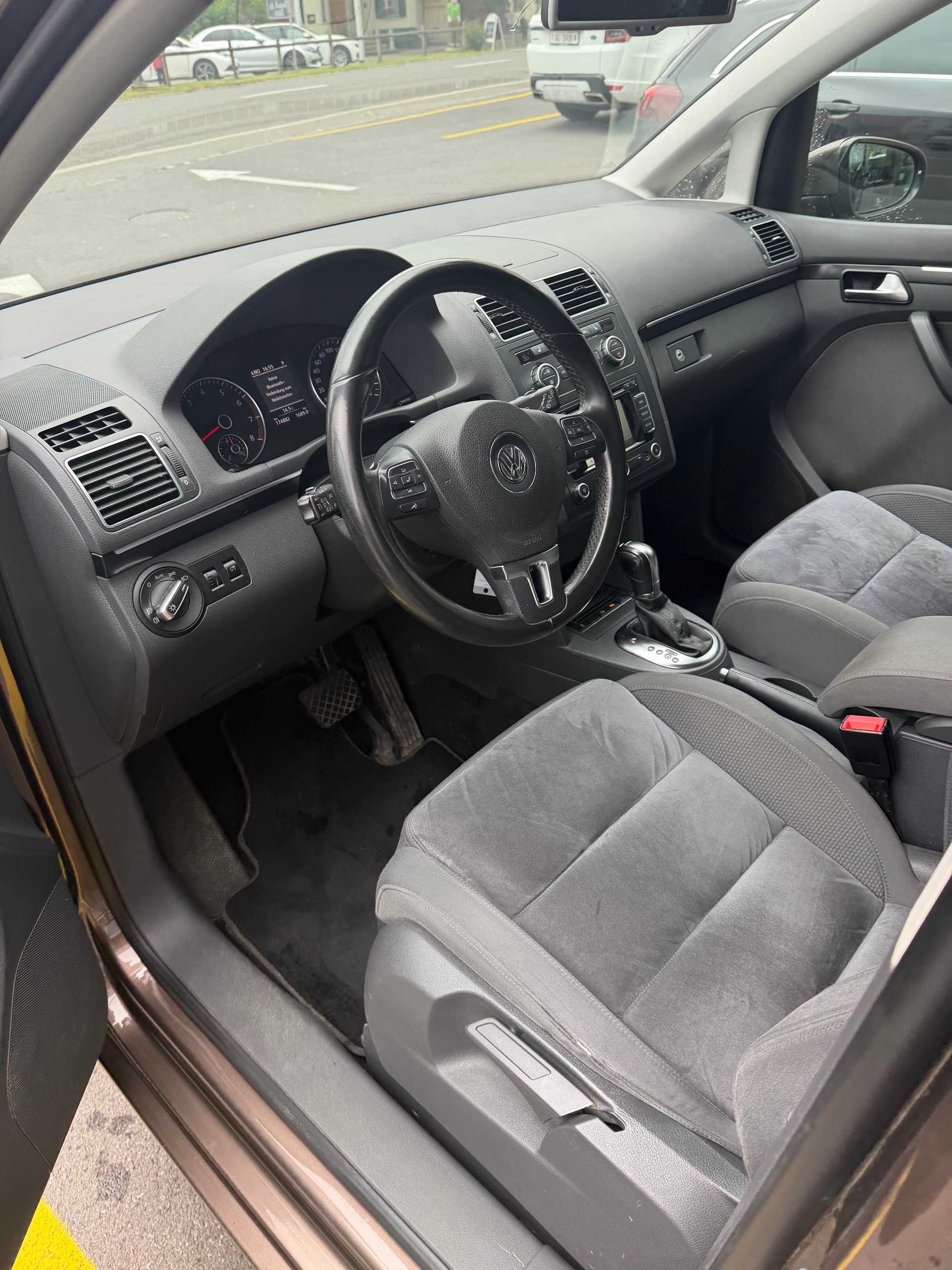 VW Touran 1.4 TSI Highline DSG-image-10