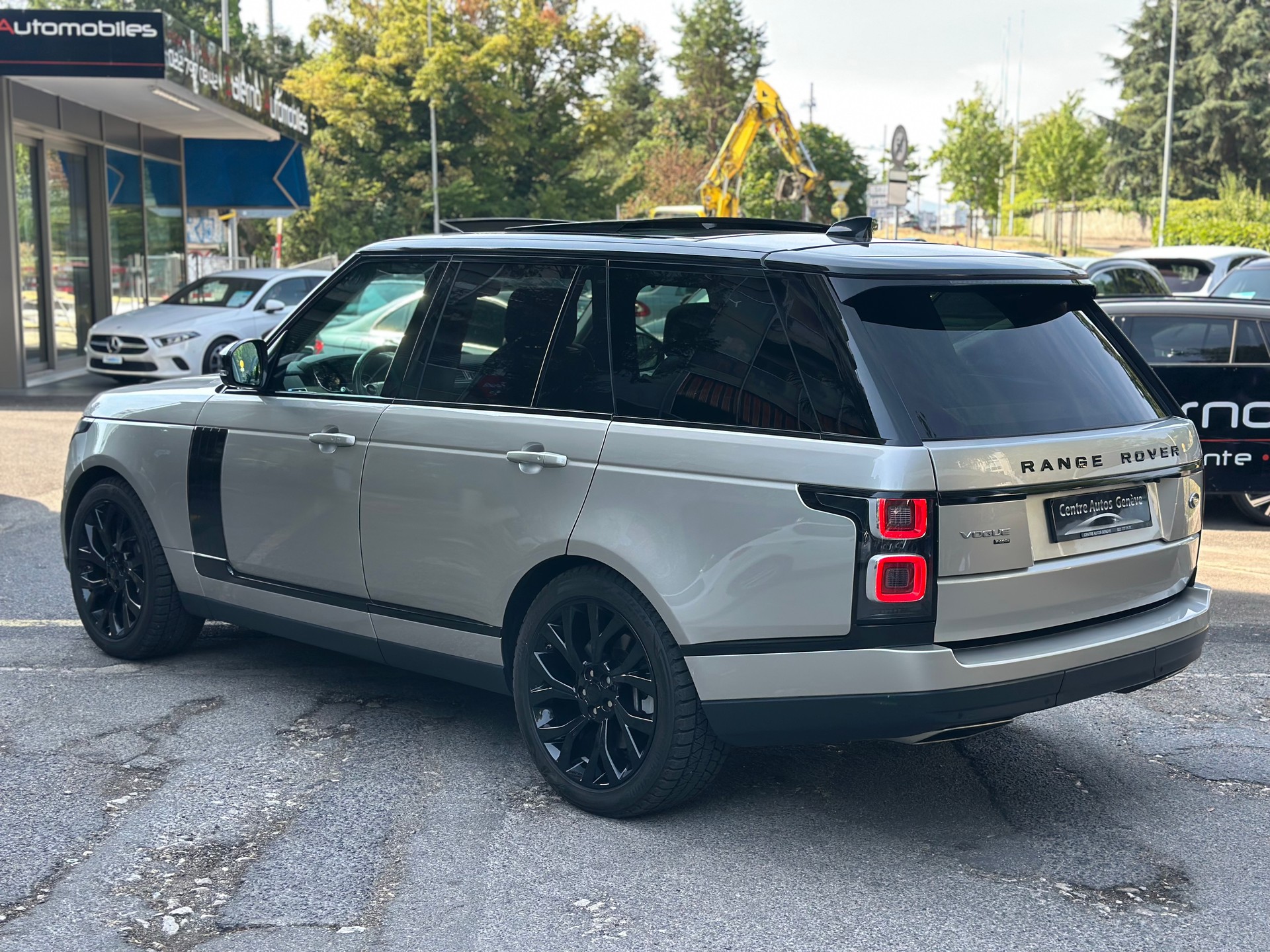 LAND ROVER Range Rover 2.0 Si4 P400e PHEV Vogue Automatic-image-3