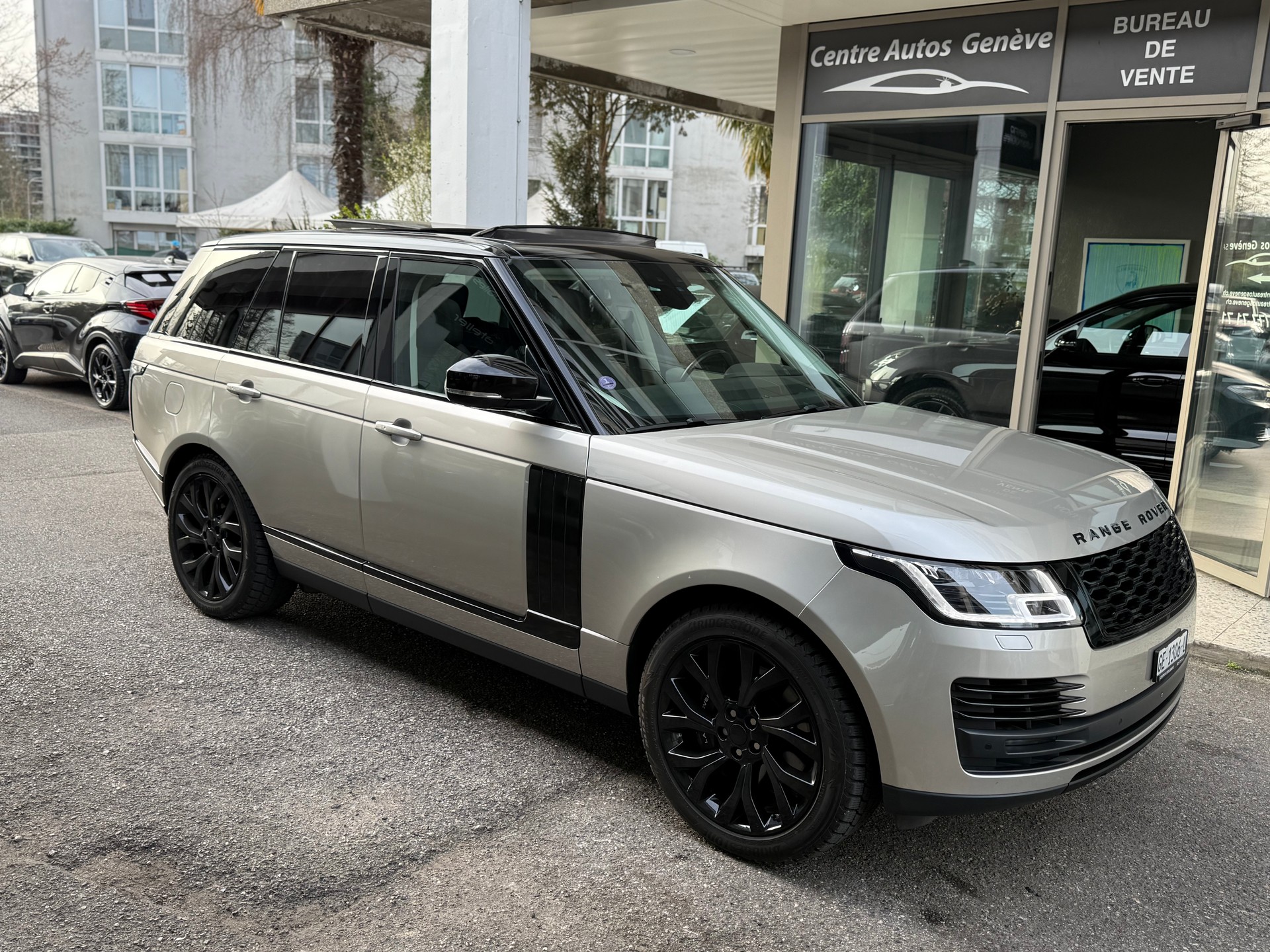 LAND ROVER Range Rover 2.0 Si4 P400e PHEV Vogue Automatic-image-1