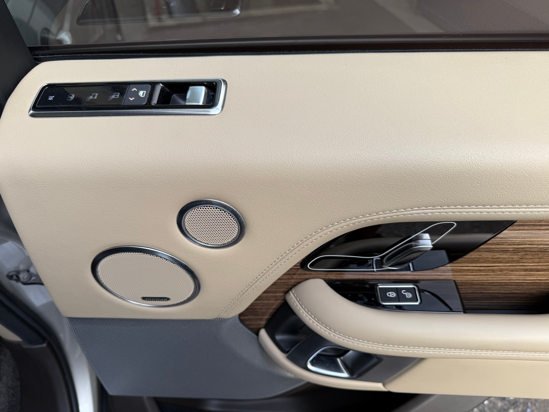LAND ROVER Range Rover 2.0 Si4 P400e PHEV Vogue Automatic-image-13