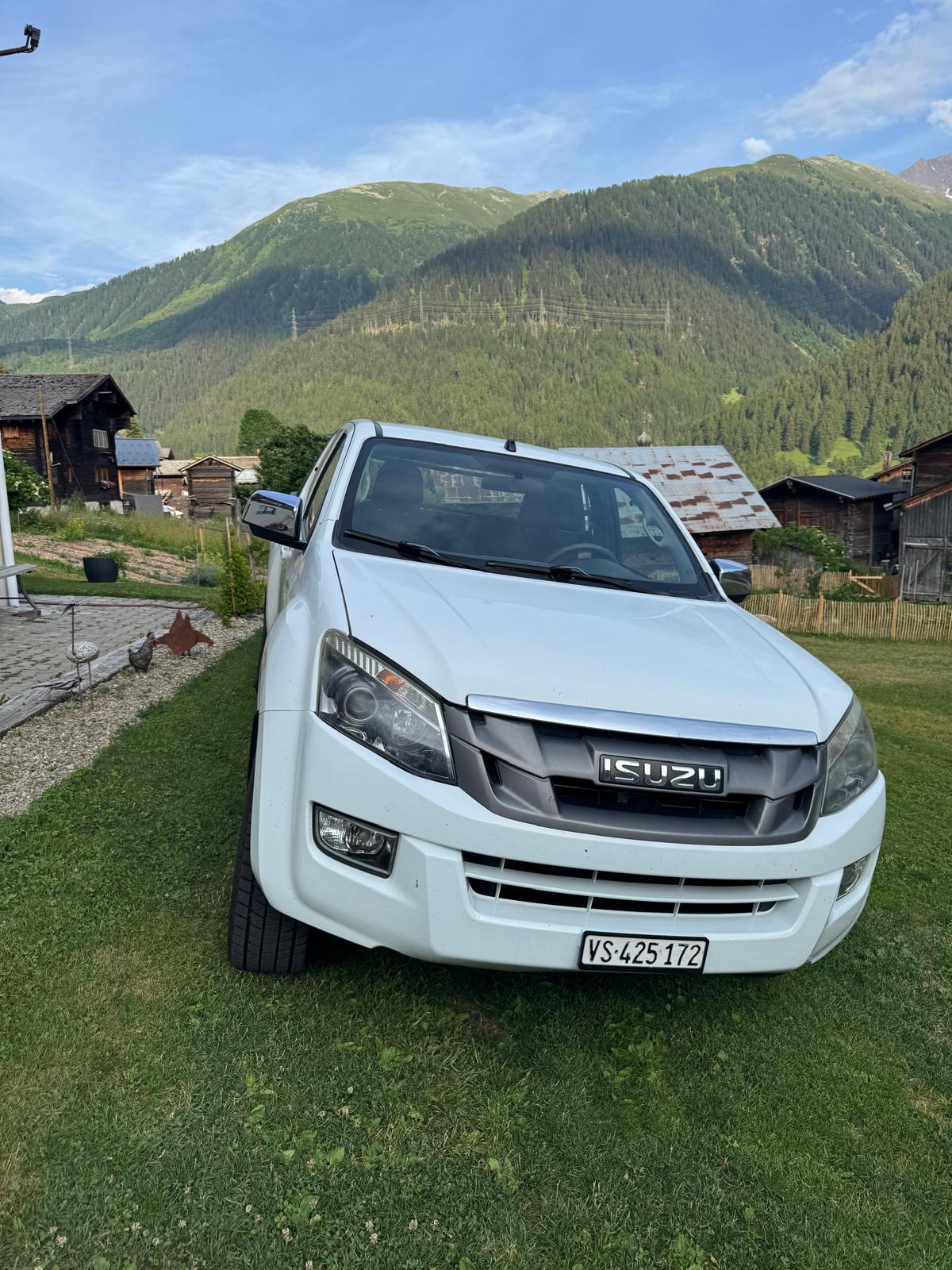 ISUZU 2.5 TDi Satellite 4x4-image-0