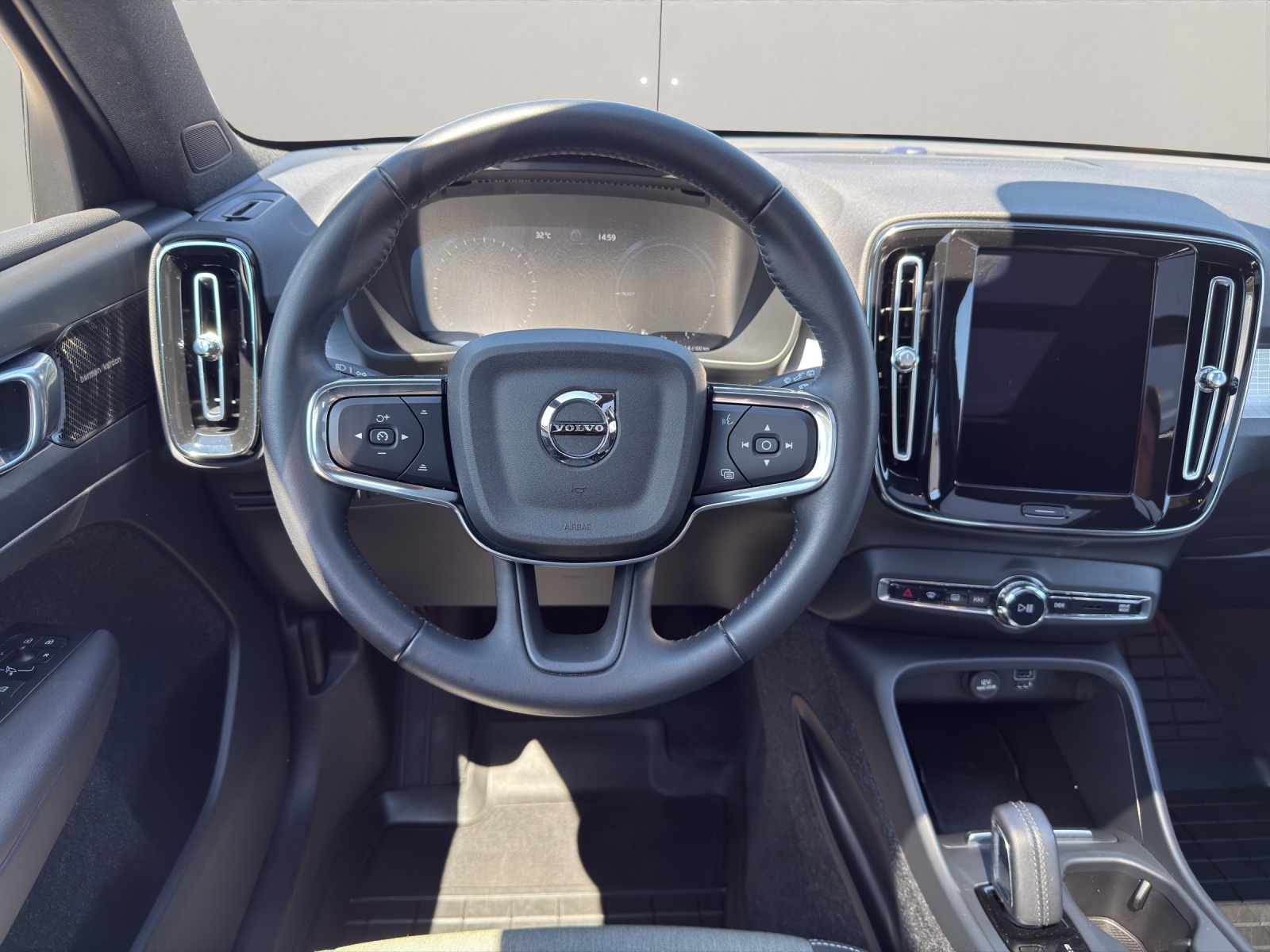 VOLVO XC40 1.5 T5 TE Momentum-image-14