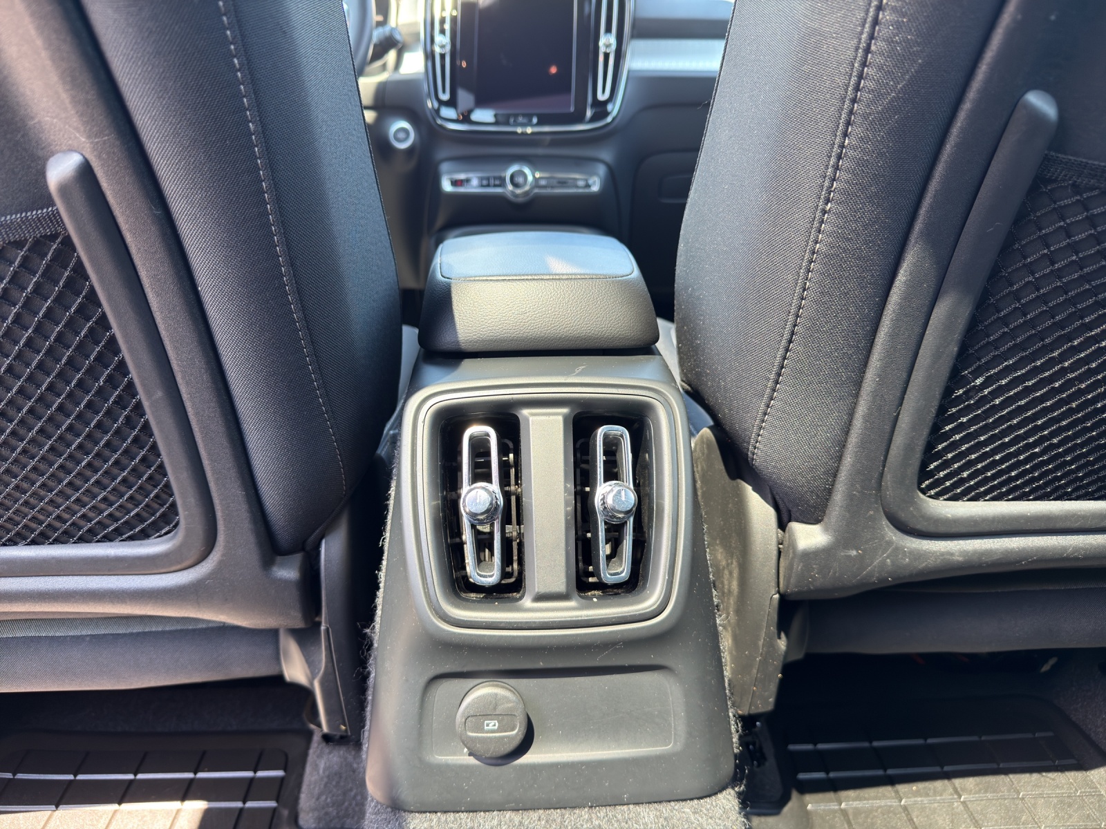 VOLVO XC40 1.5 T5 TE Momentum-image-16