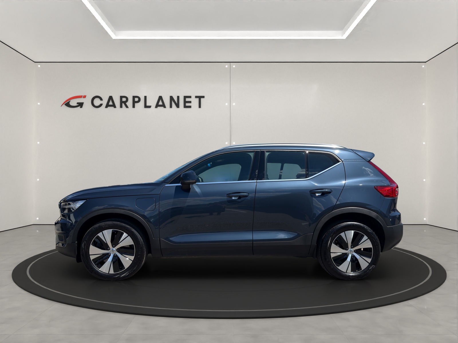 VOLVO XC40 1.5 T5 TE Momentum-image-1