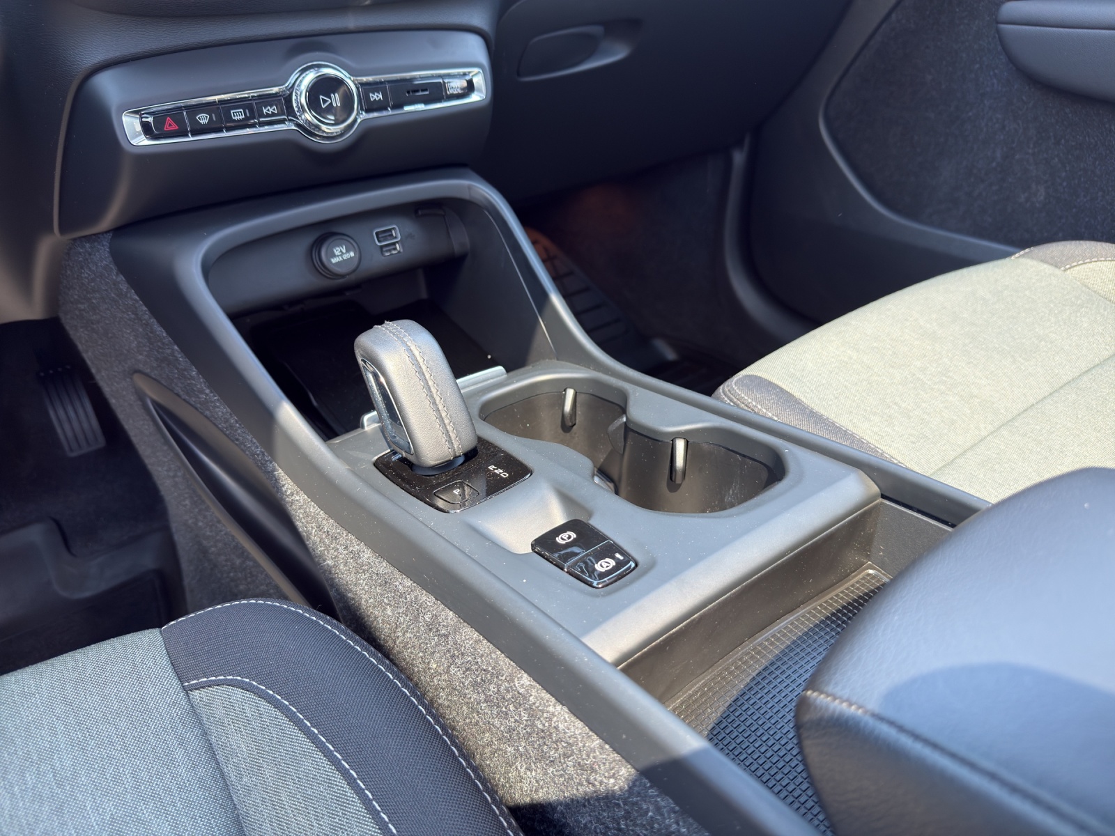 VOLVO XC40 1.5 T5 TE Momentum-image-15