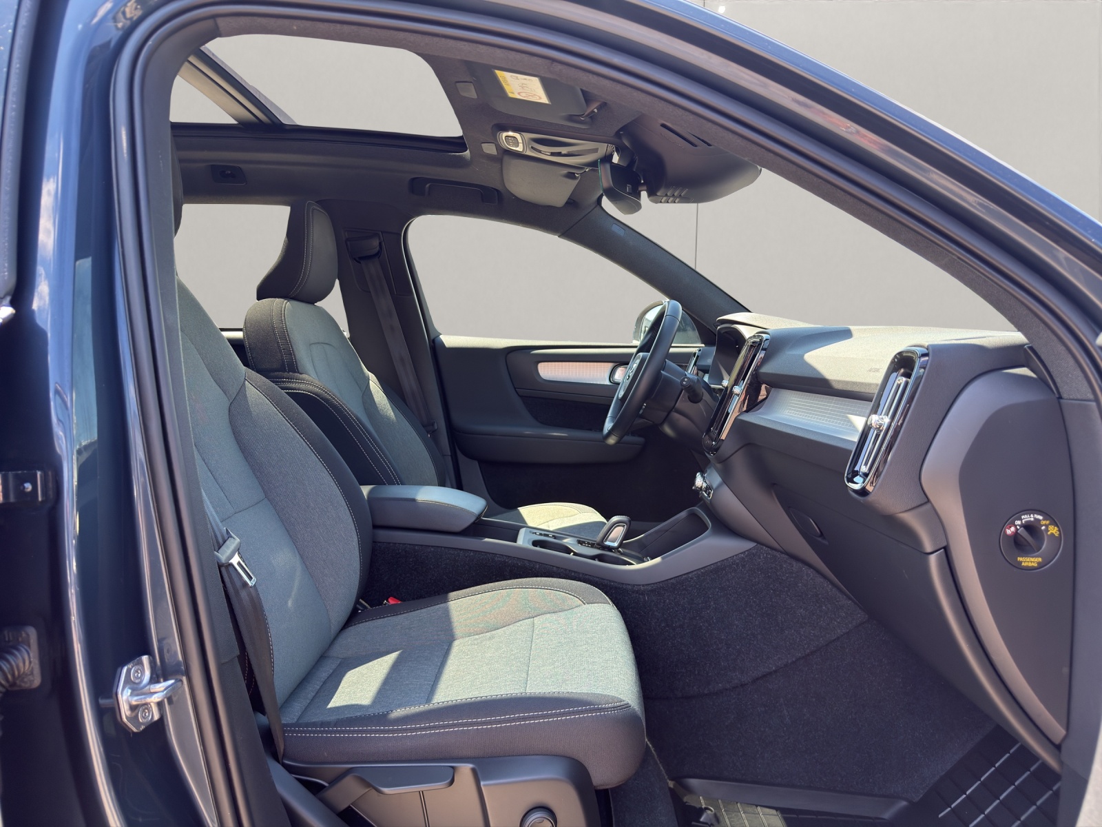 VOLVO XC40 1.5 T5 TE Momentum-image-9