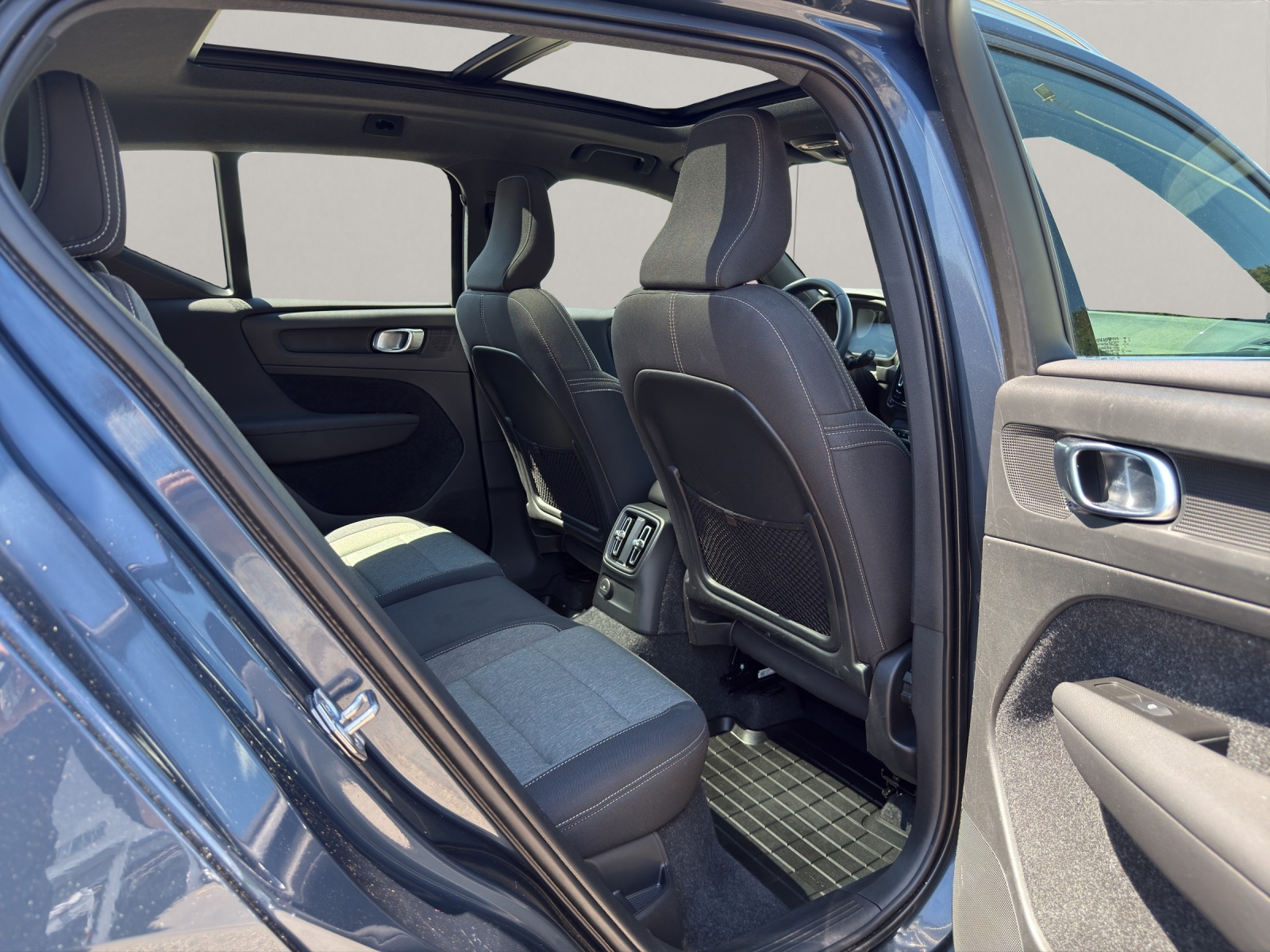 VOLVO XC40 1.5 T5 TE Momentum-image-12