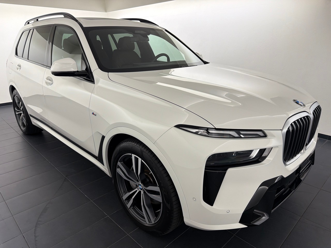 BMW X7 xDr 48V 40d M Sport-showroom-element-3