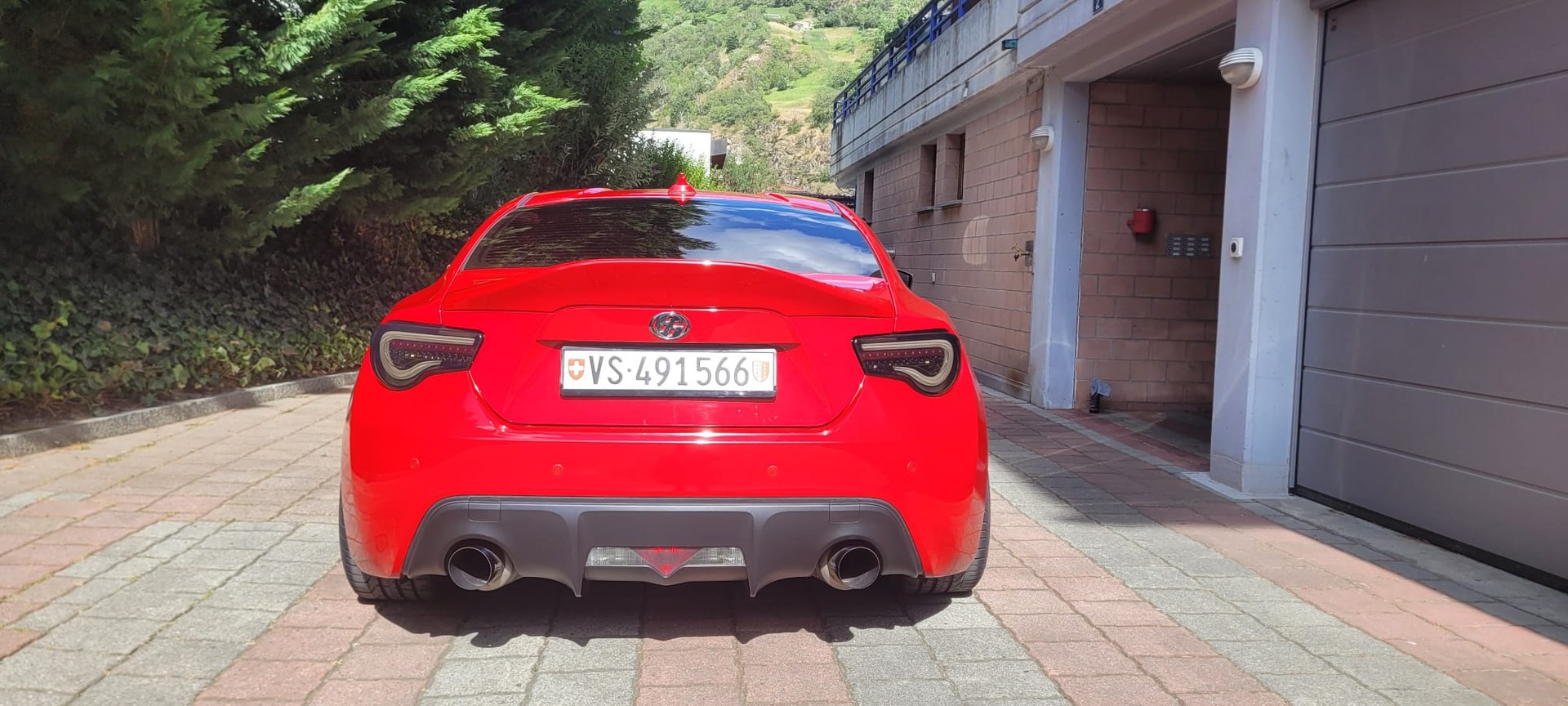 TOYOTA GT 86-image-2