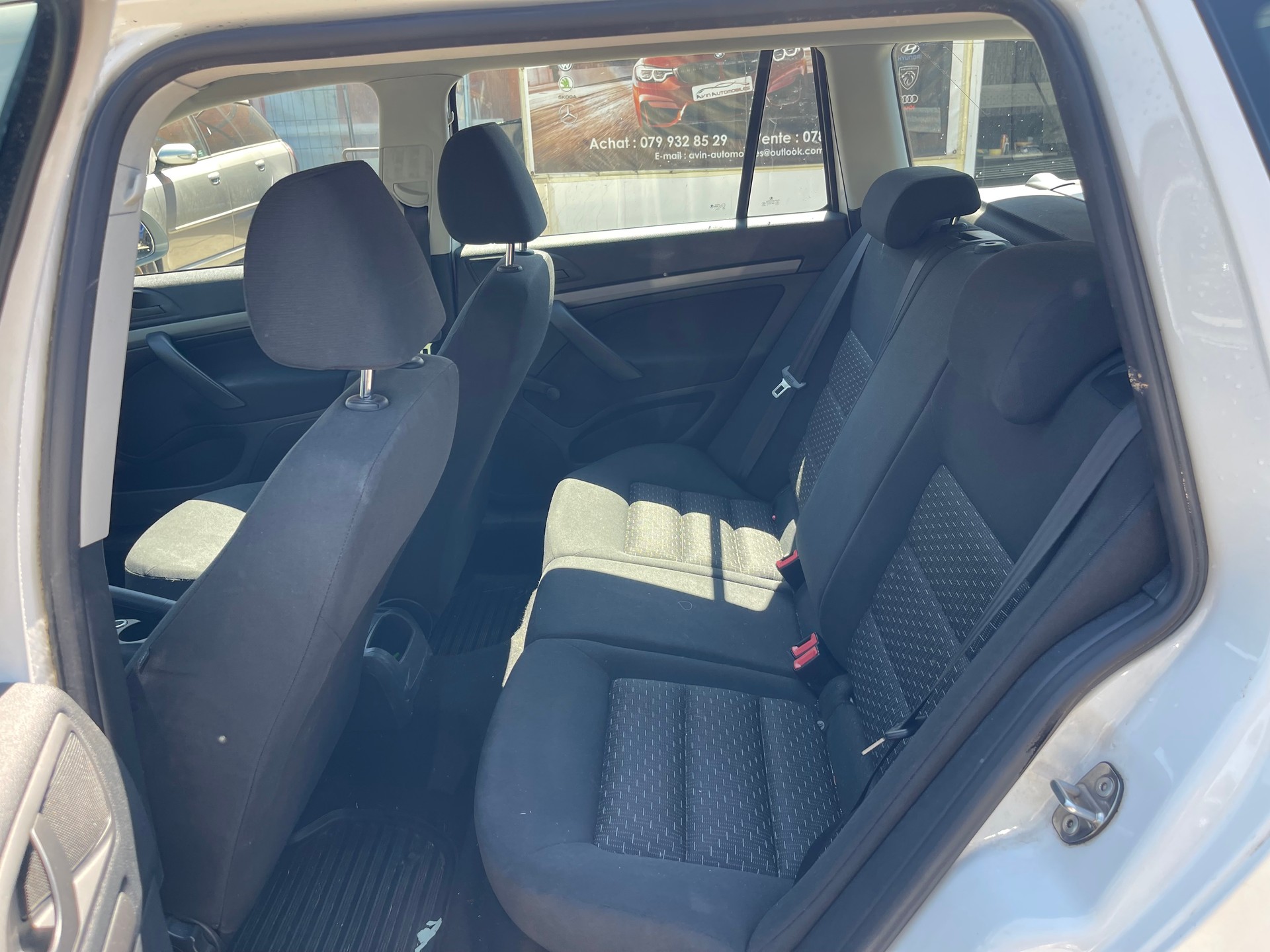 SKODA Octavia Combi 1.6 TDI Active-image-6