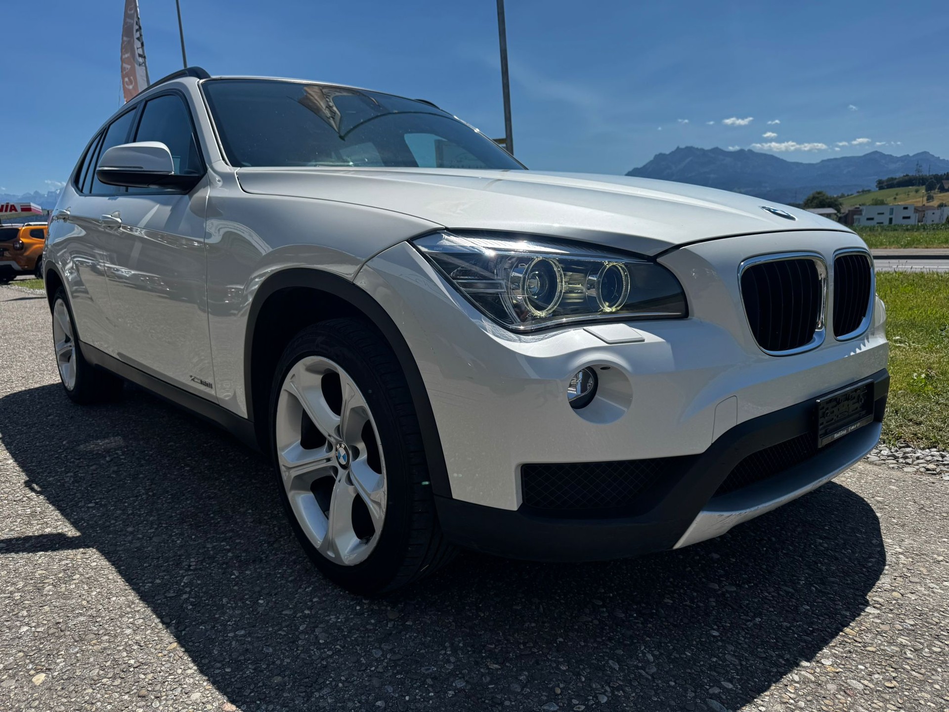 BMW X1 xDrive 20i Steptronic-image-2