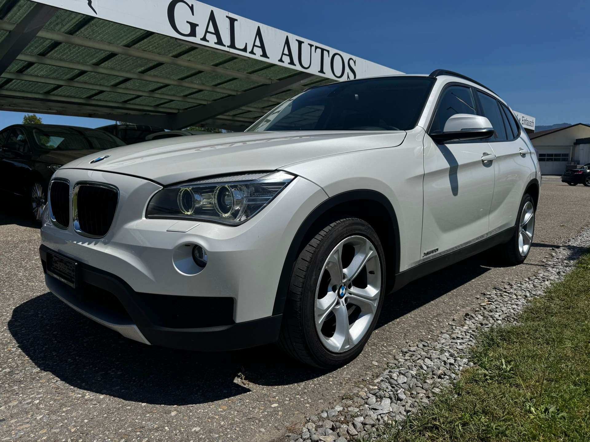 BMW X1 xDrive 20i Steptronic-image-0