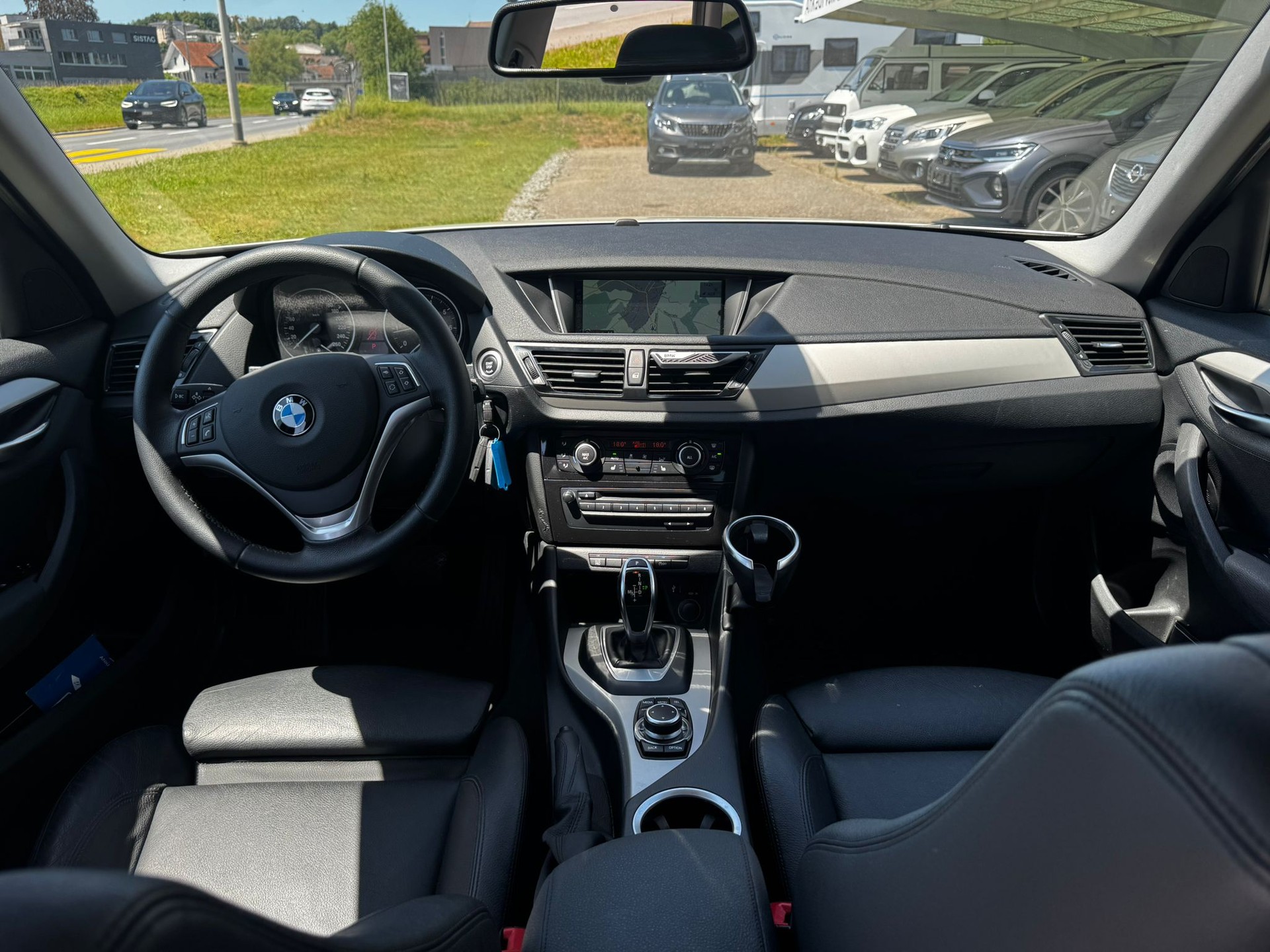 BMW X1 xDrive 20i Steptronic-image-9