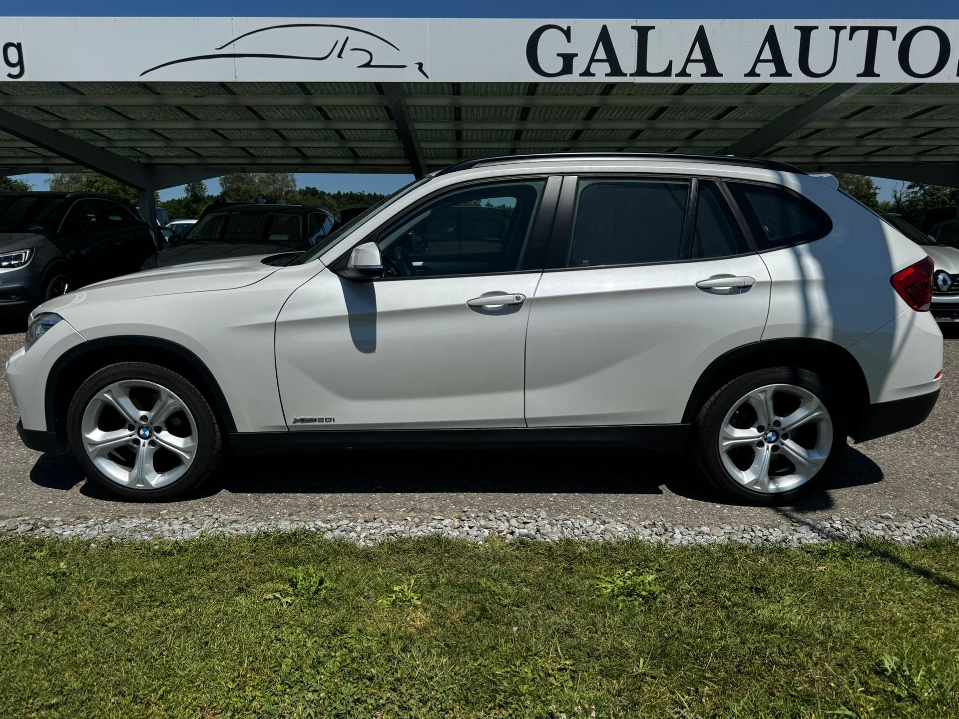 BMW X1 xDrive 20i Steptronic-image-7