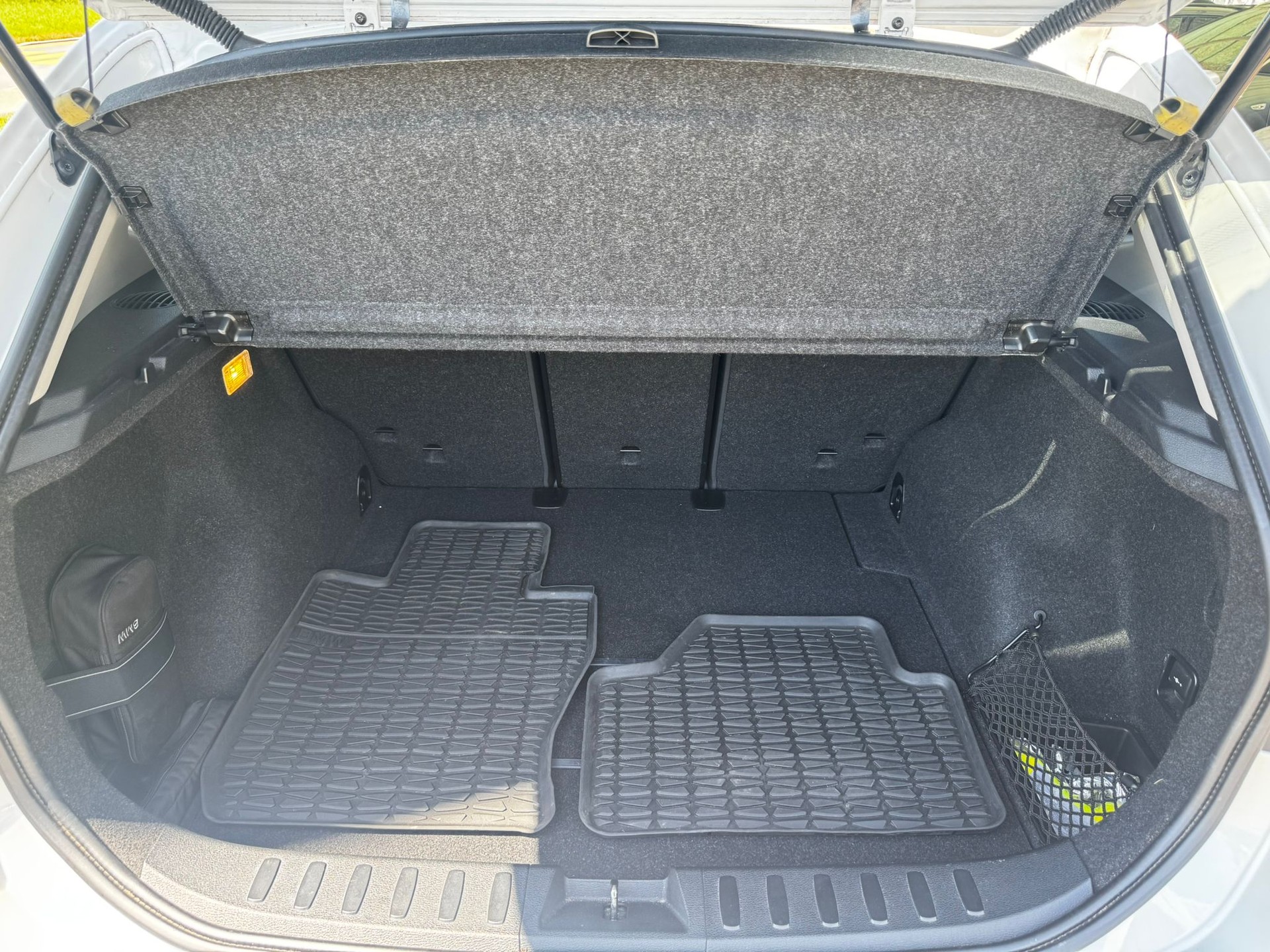 BMW X1 xDrive 20i Steptronic-image-11