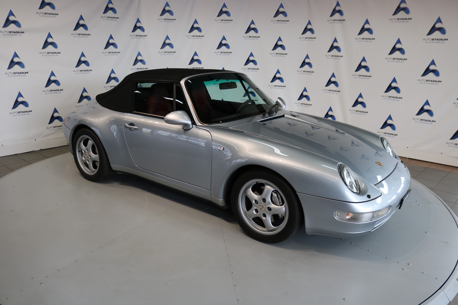 PORSCHE 911 Carrera 4 Cabrio-image-17