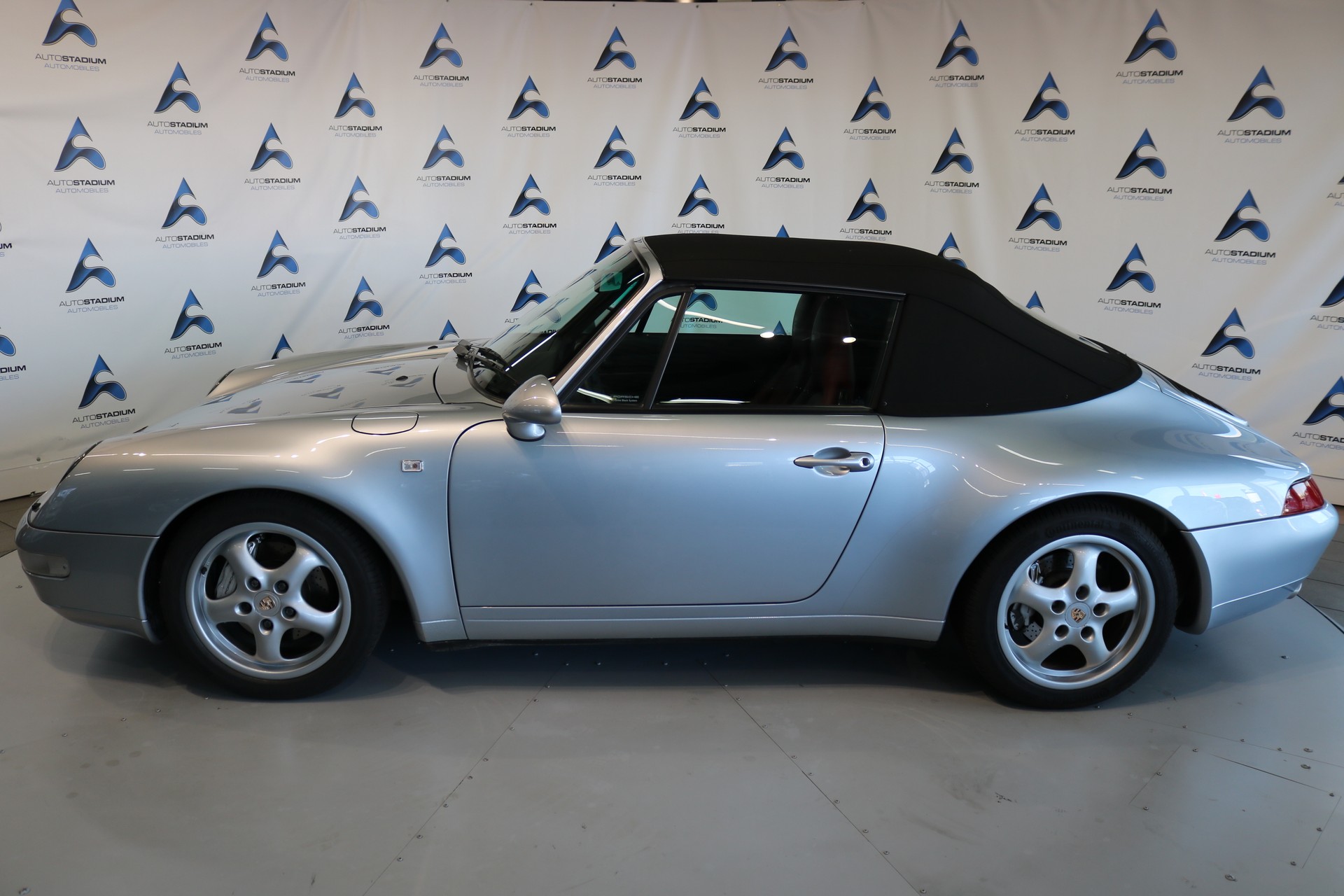 PORSCHE 911 Carrera 4 Cabrio-image-4