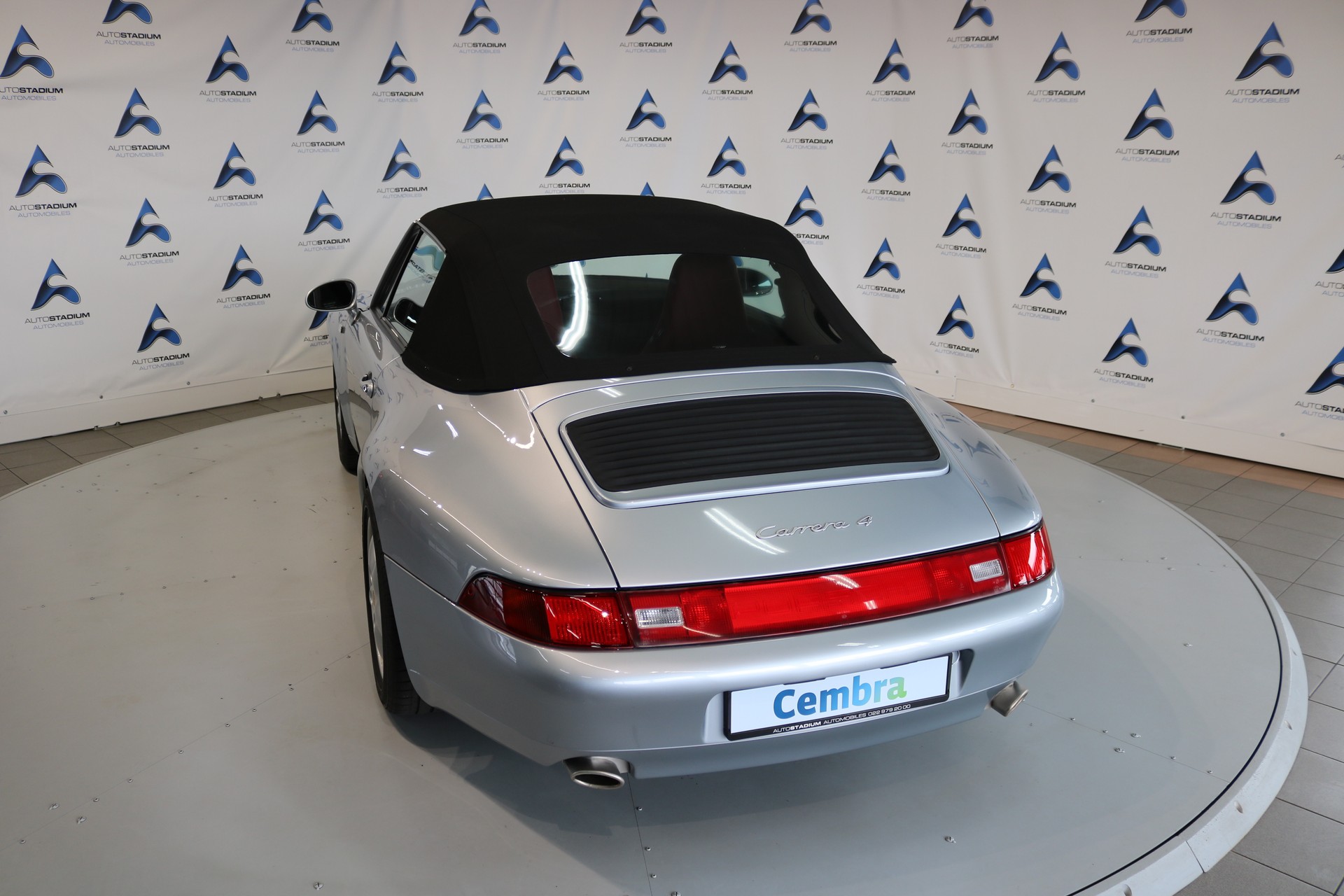 PORSCHE 911 Carrera 4 Cabrio-image-12