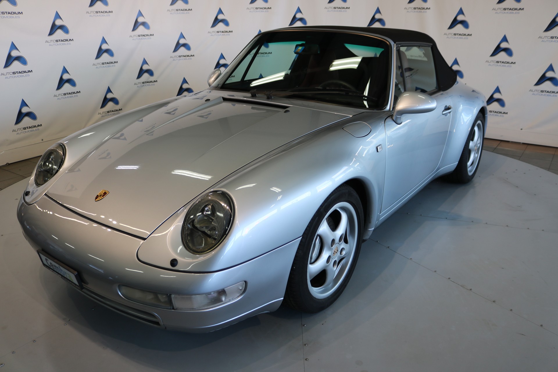 PORSCHE 911 Carrera 4 Cabrio-image-2